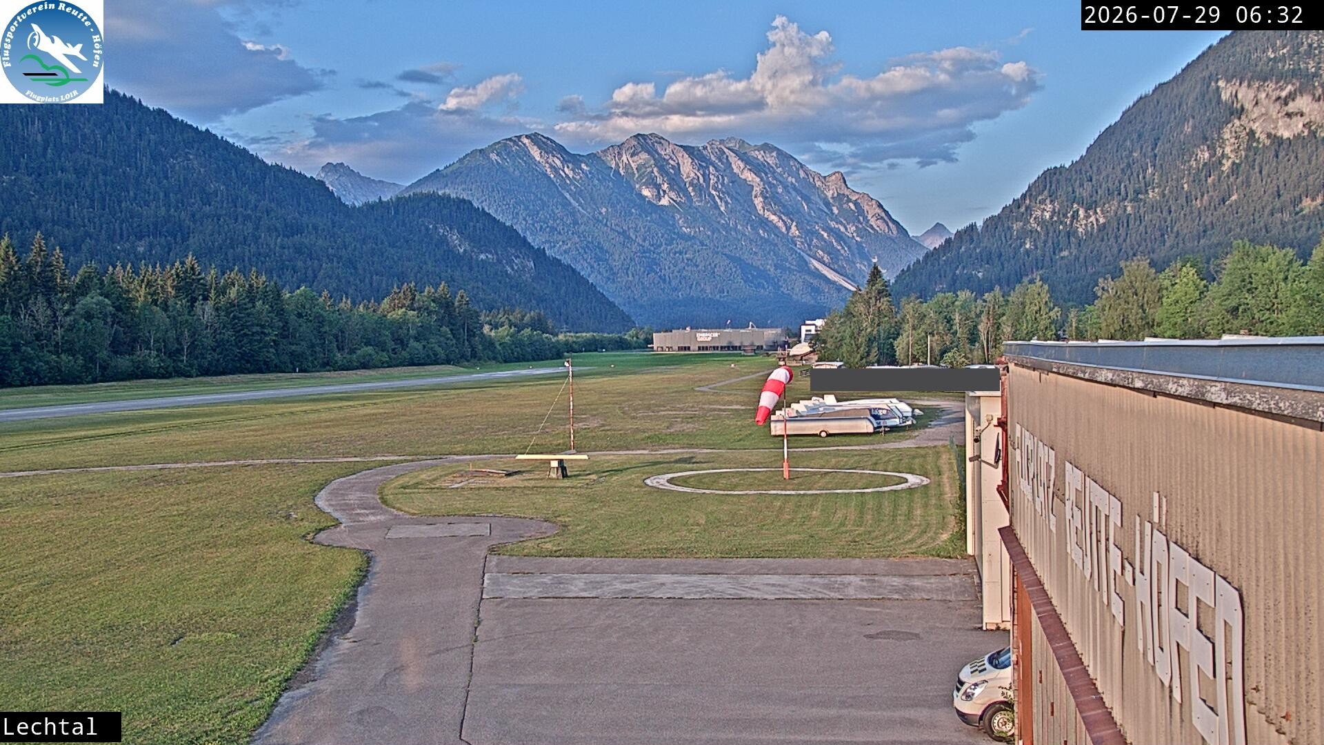 Archiv Foto Webcam Flugplatz Höfen, Tirol