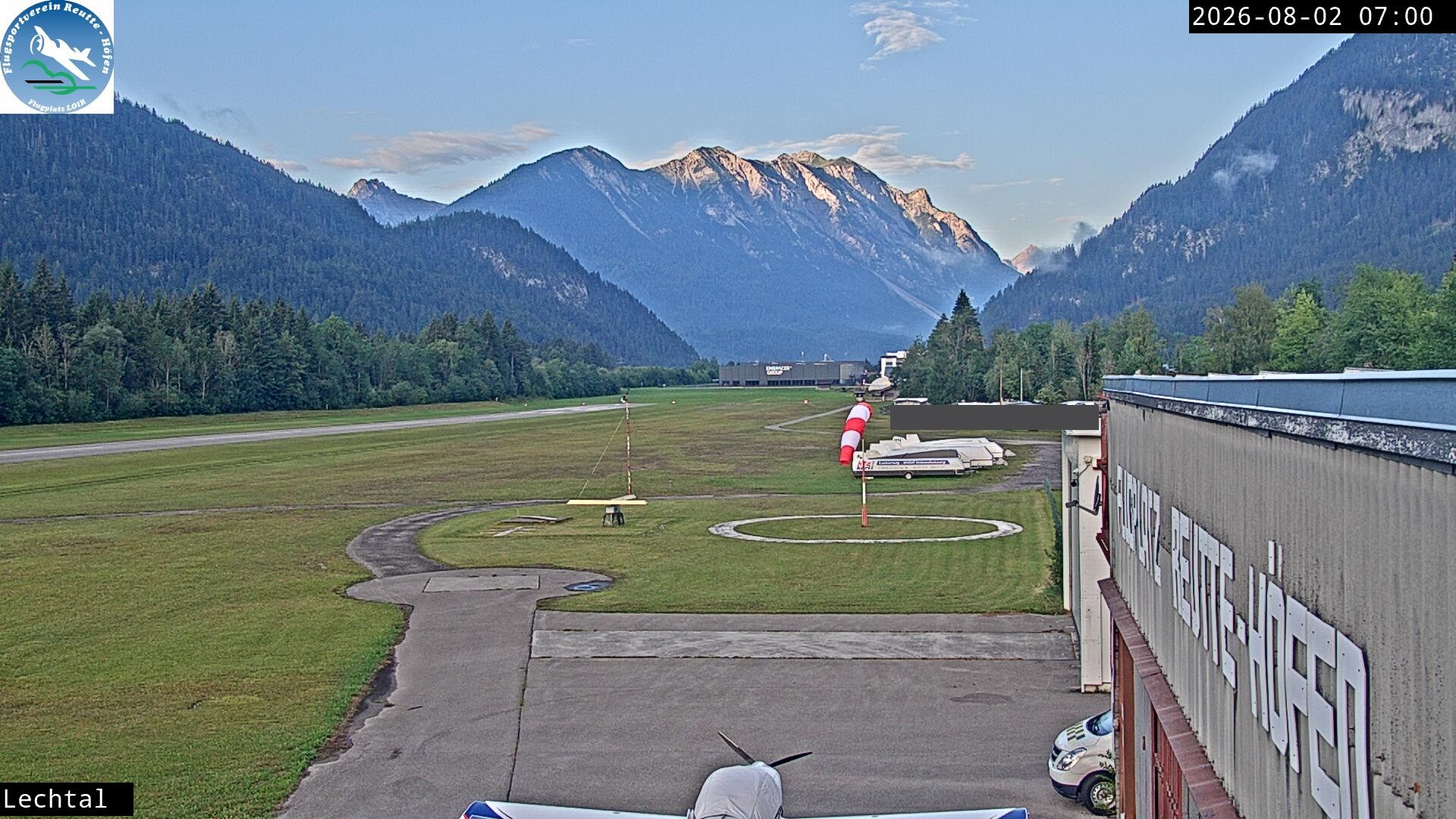 Archived image Webcam Hoefen airport, Tyrol