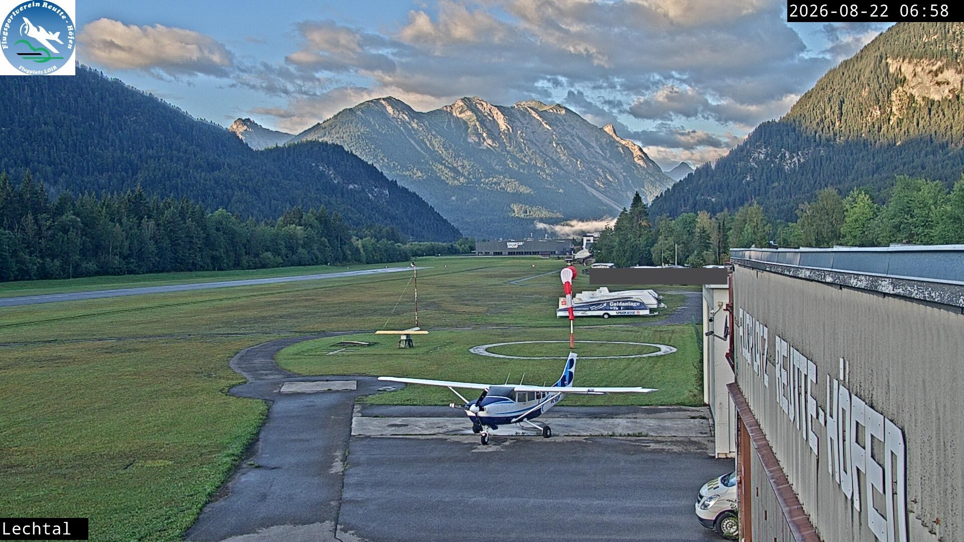 Archived image Webcam Hoefen airport, Tyrol