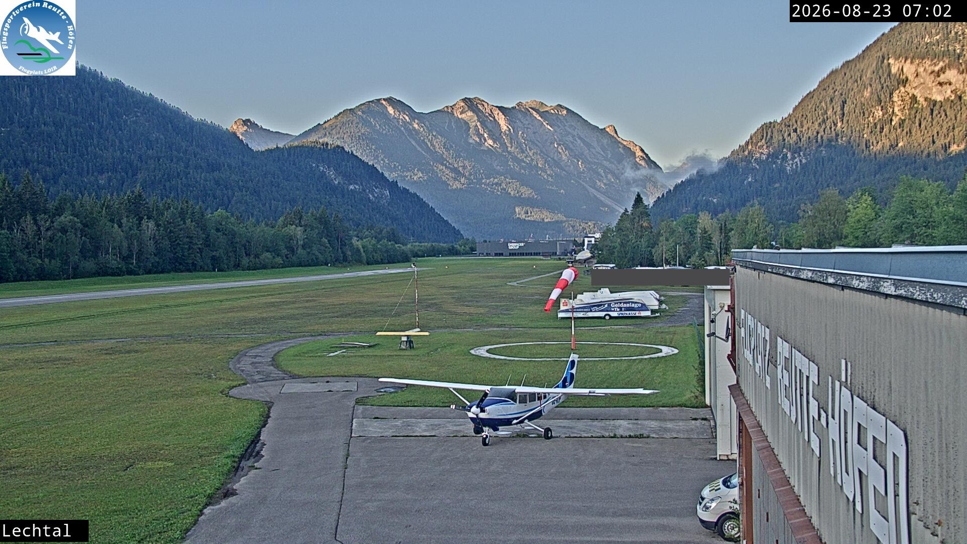 Archived image Webcam Hoefen airport, Tyrol
