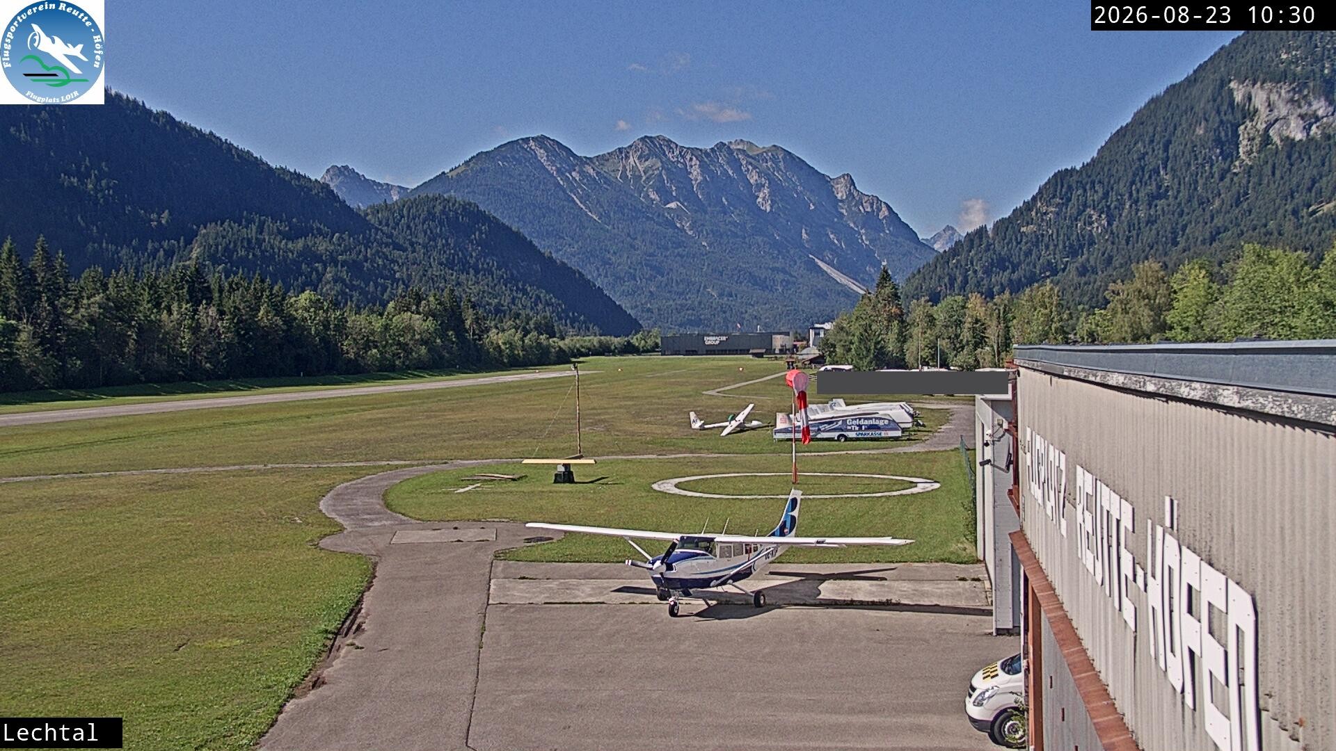 Archived image Webcam Hoefen airport, Tyrol