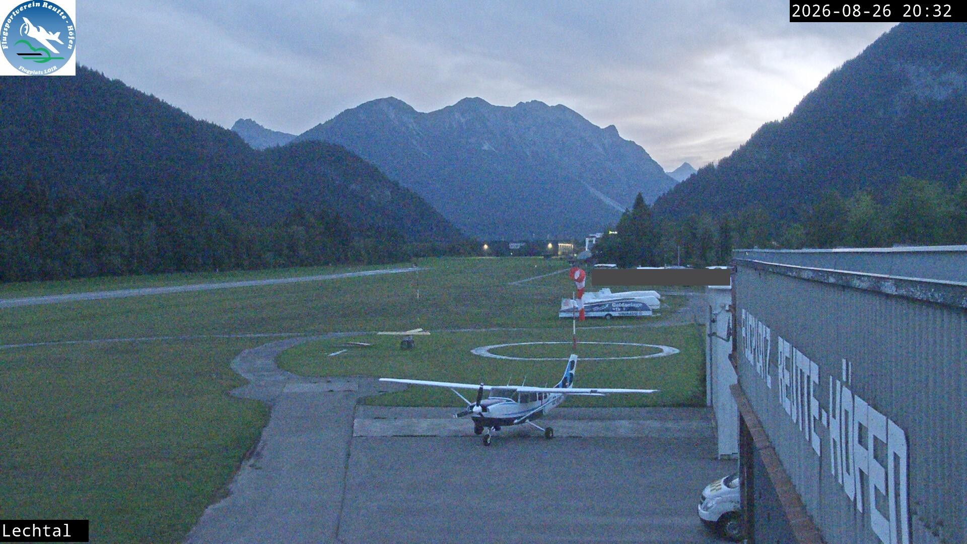 Archived image Webcam Hoefen airport, Tyrol