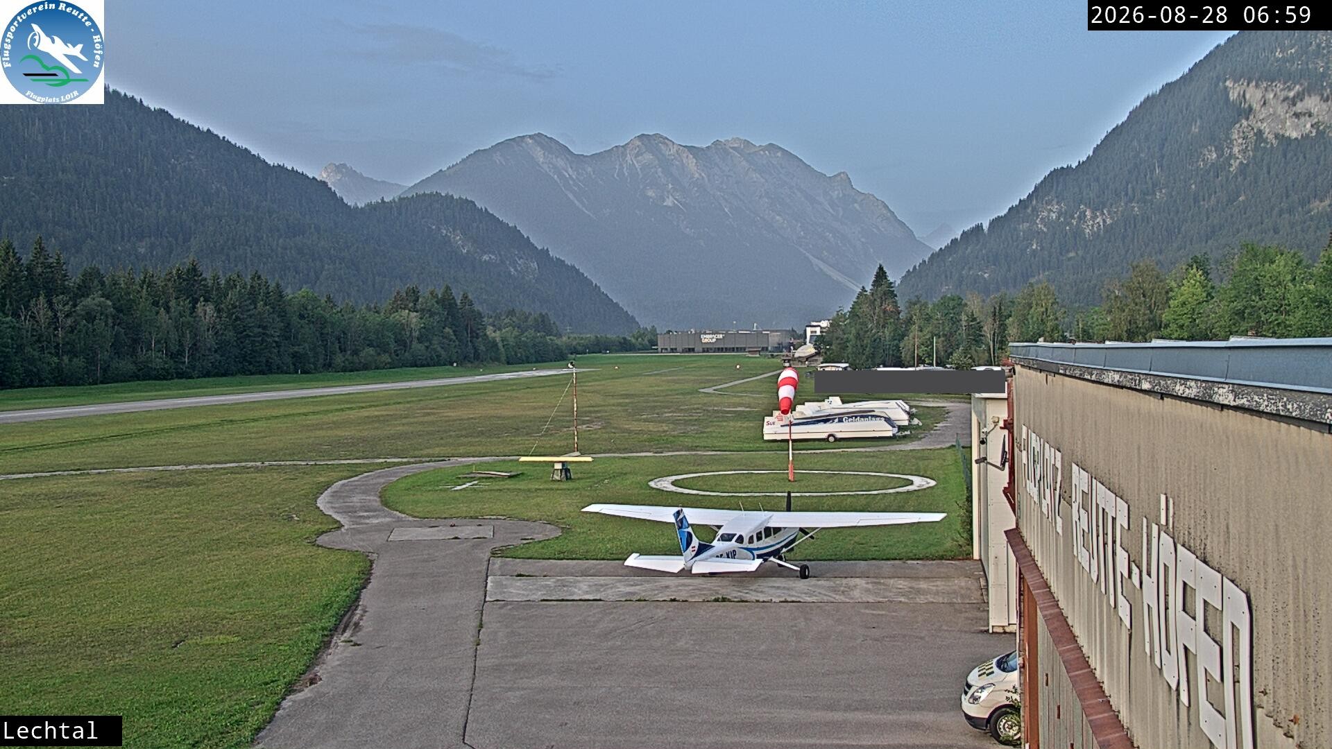 Archiv Foto Webcam Flugplatz Höfen, Tirol