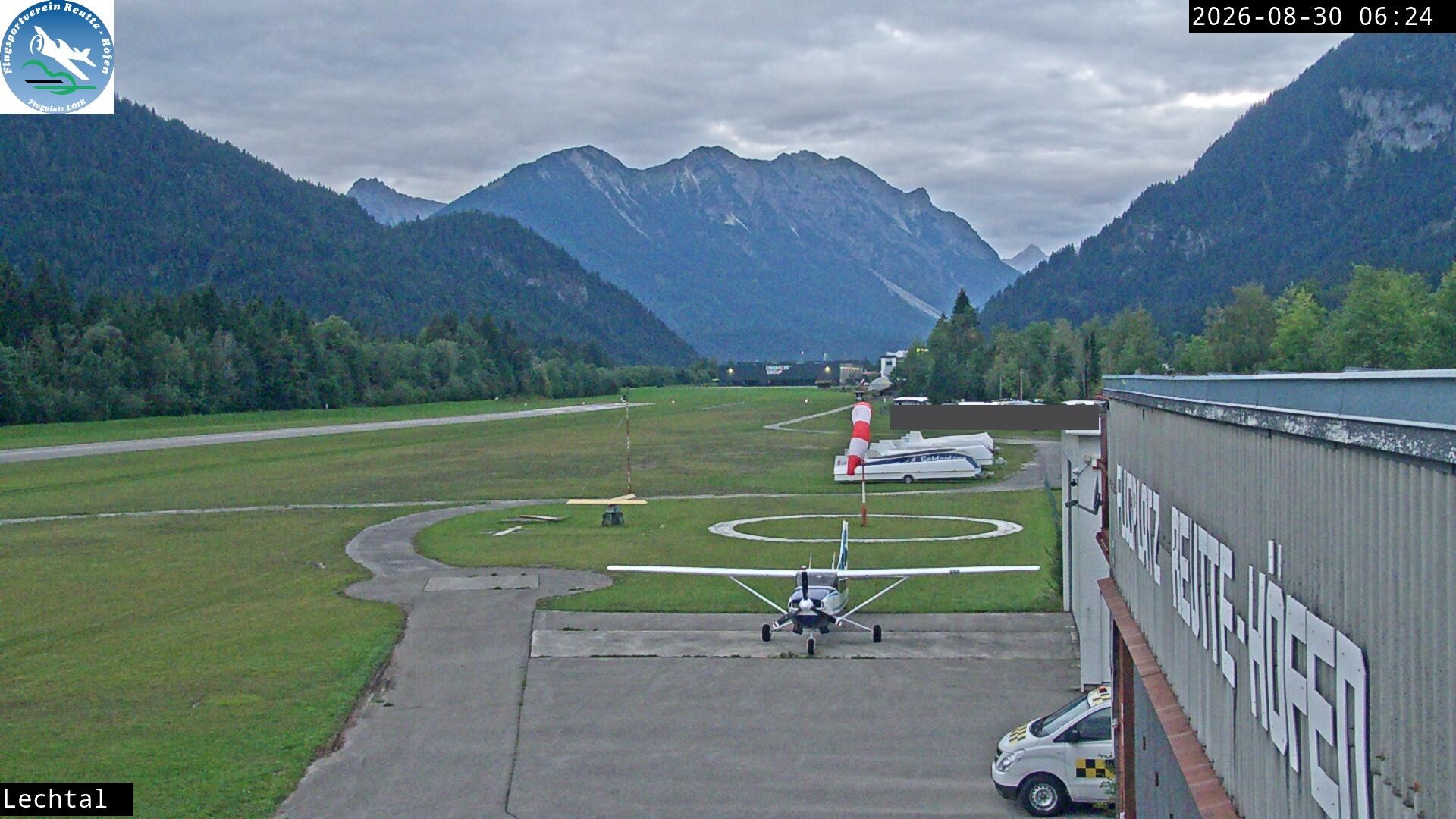 Archiv Foto Webcam Flugplatz Höfen, Tirol