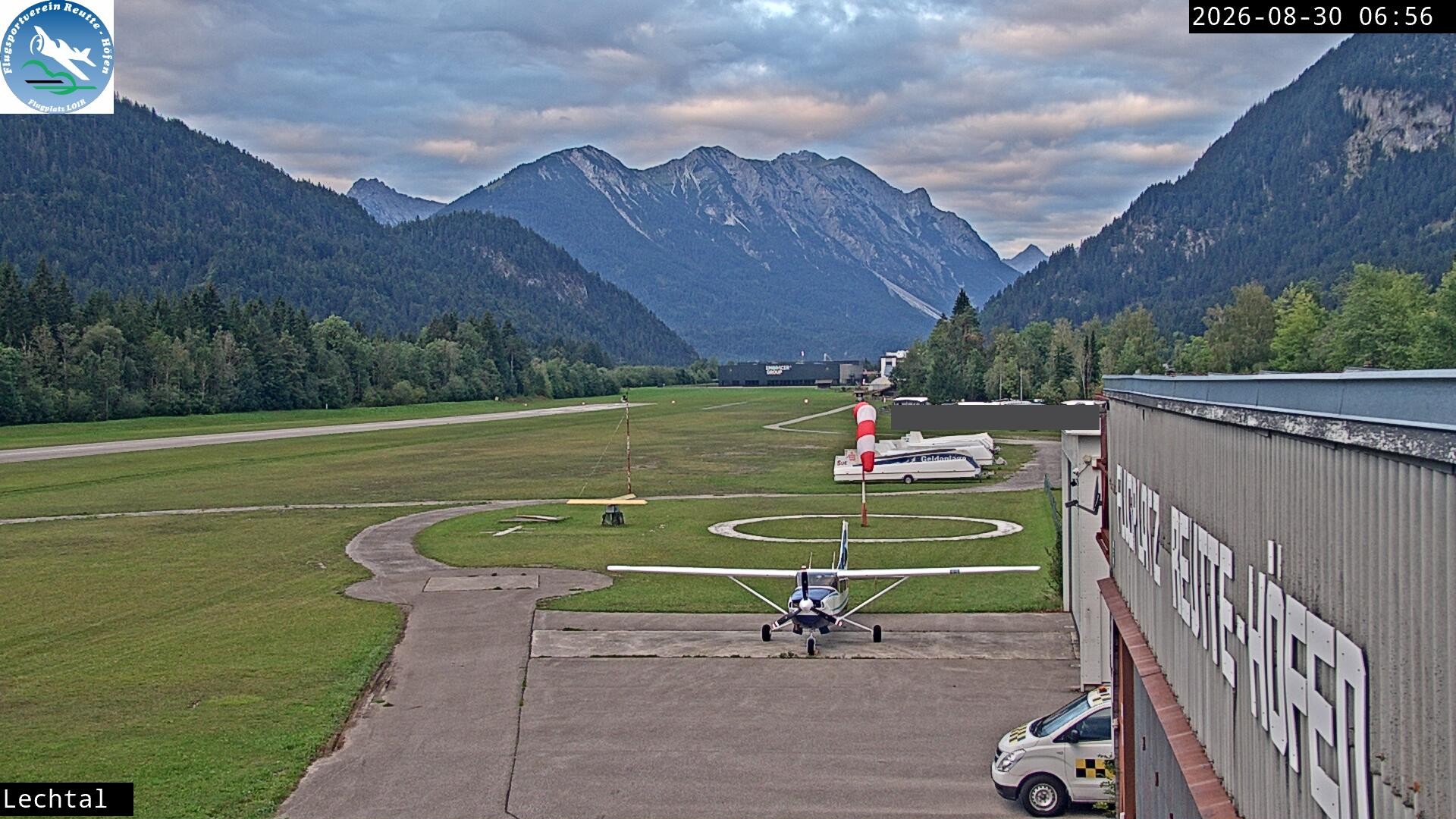 Archived image Webcam Hoefen airport, Tyrol