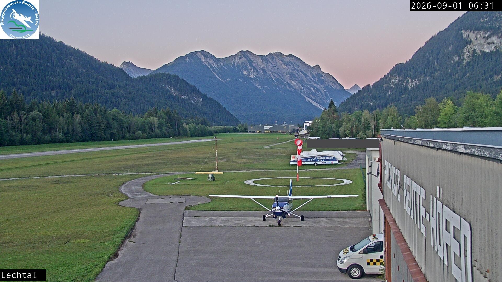 Archiv Foto Webcam Flugplatz Höfen, Tirol