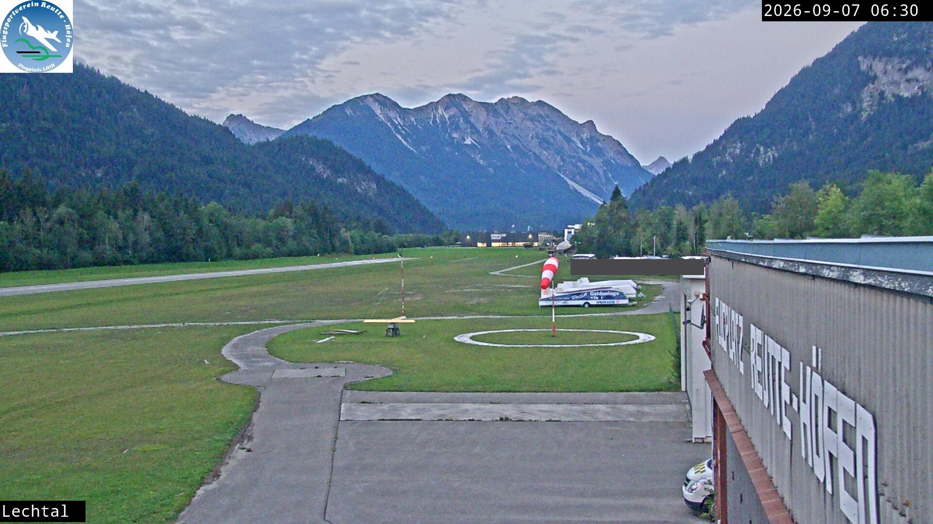Archiv Foto Webcam Flugplatz Höfen, Tirol