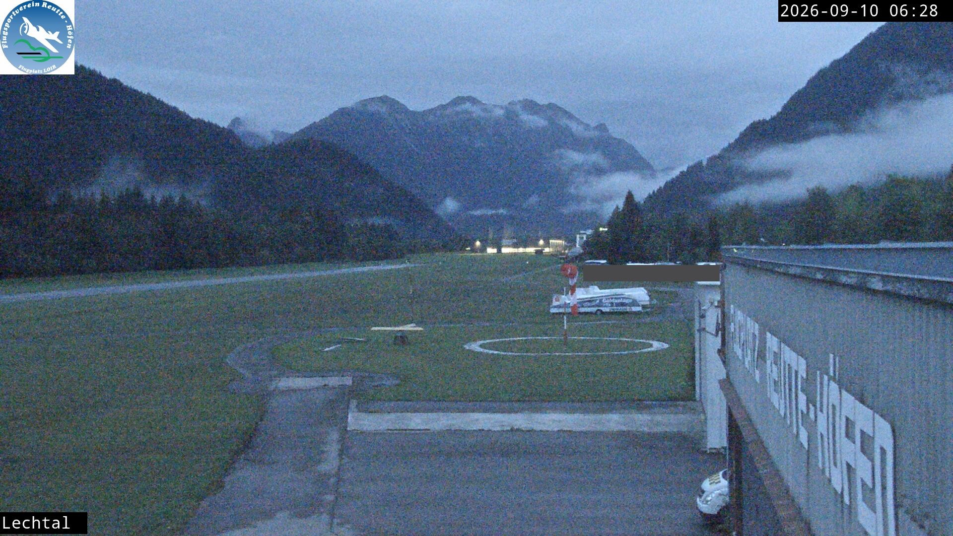 Archived image Webcam Hoefen airport, Tyrol