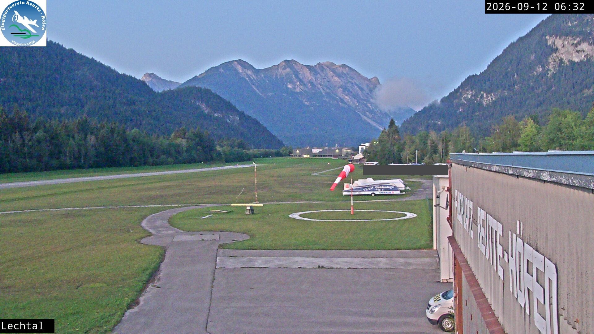 Archiv Foto Webcam Flugplatz Höfen, Tirol