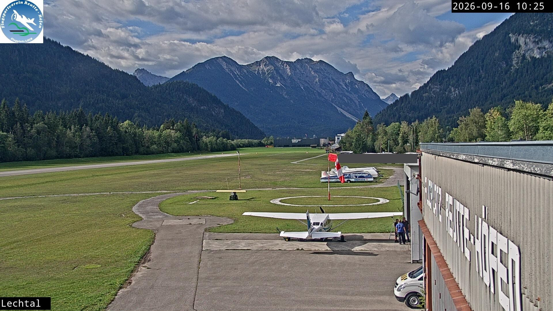 Archived image Webcam Hoefen airport, Tyrol