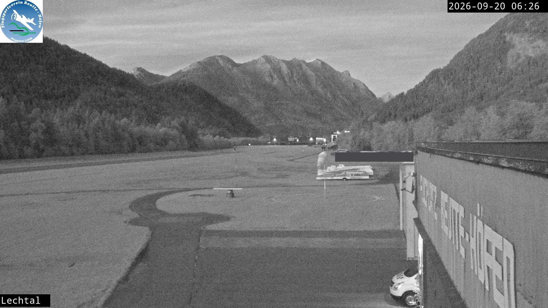 Archiv Foto Webcam Flugplatz Höfen, Tirol