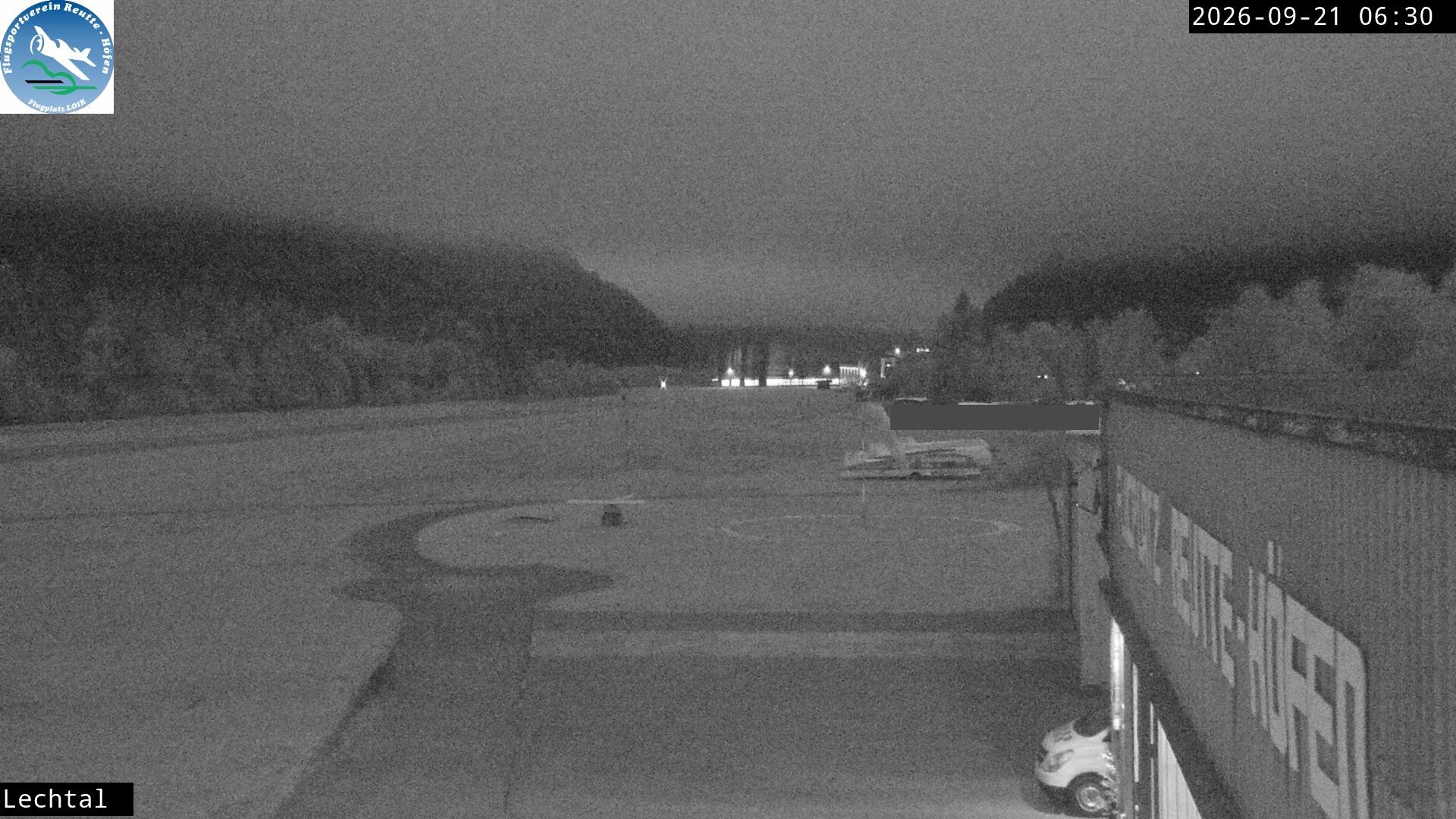 Archived image Webcam Hoefen airport, Tyrol