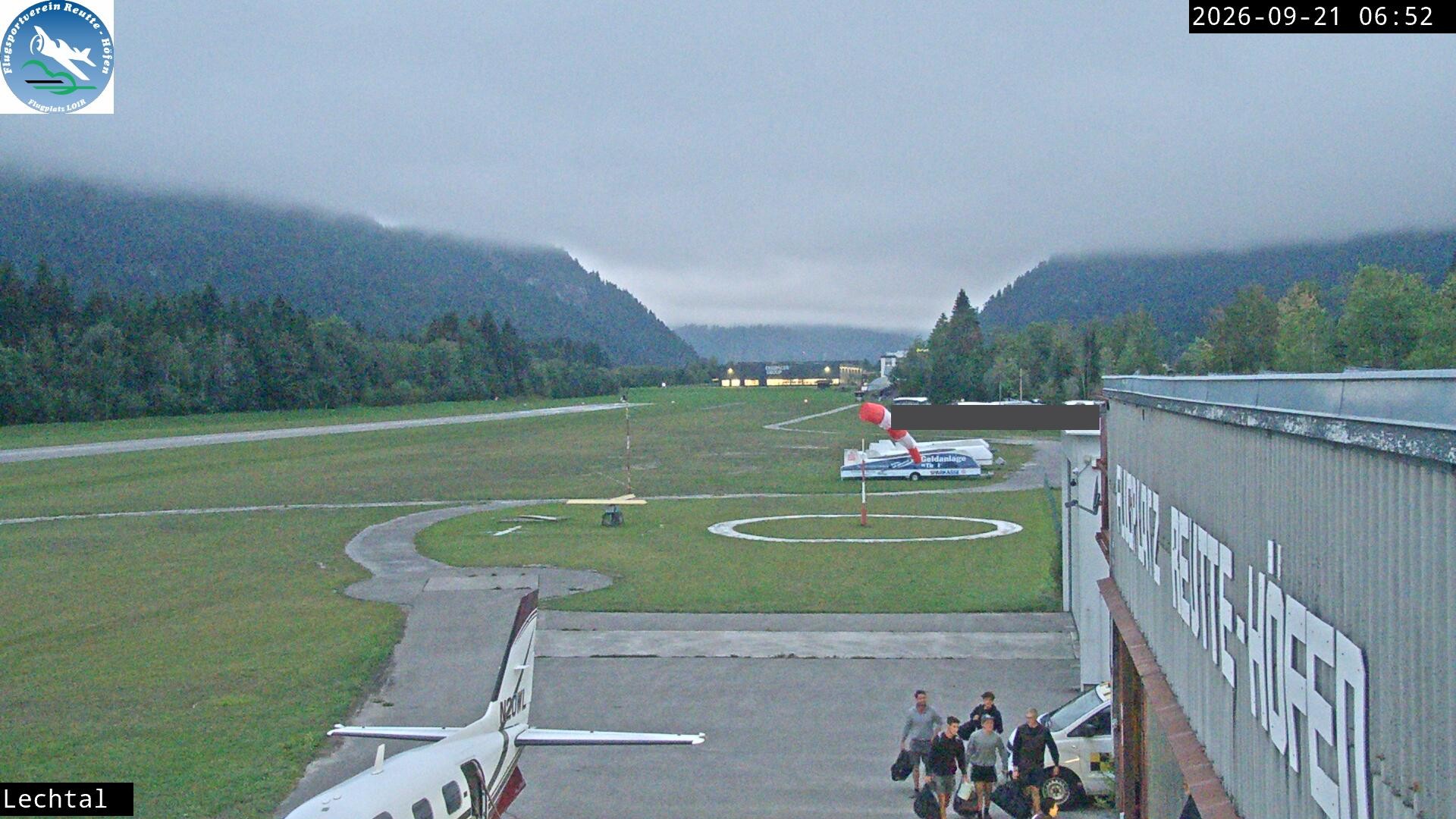 Archived image Webcam Hoefen airport, Tyrol