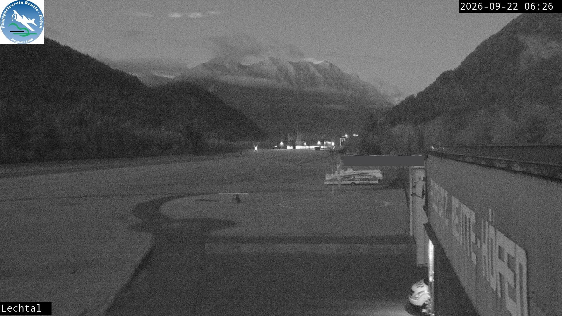 Archiv Foto Webcam Flugplatz Höfen, Tirol