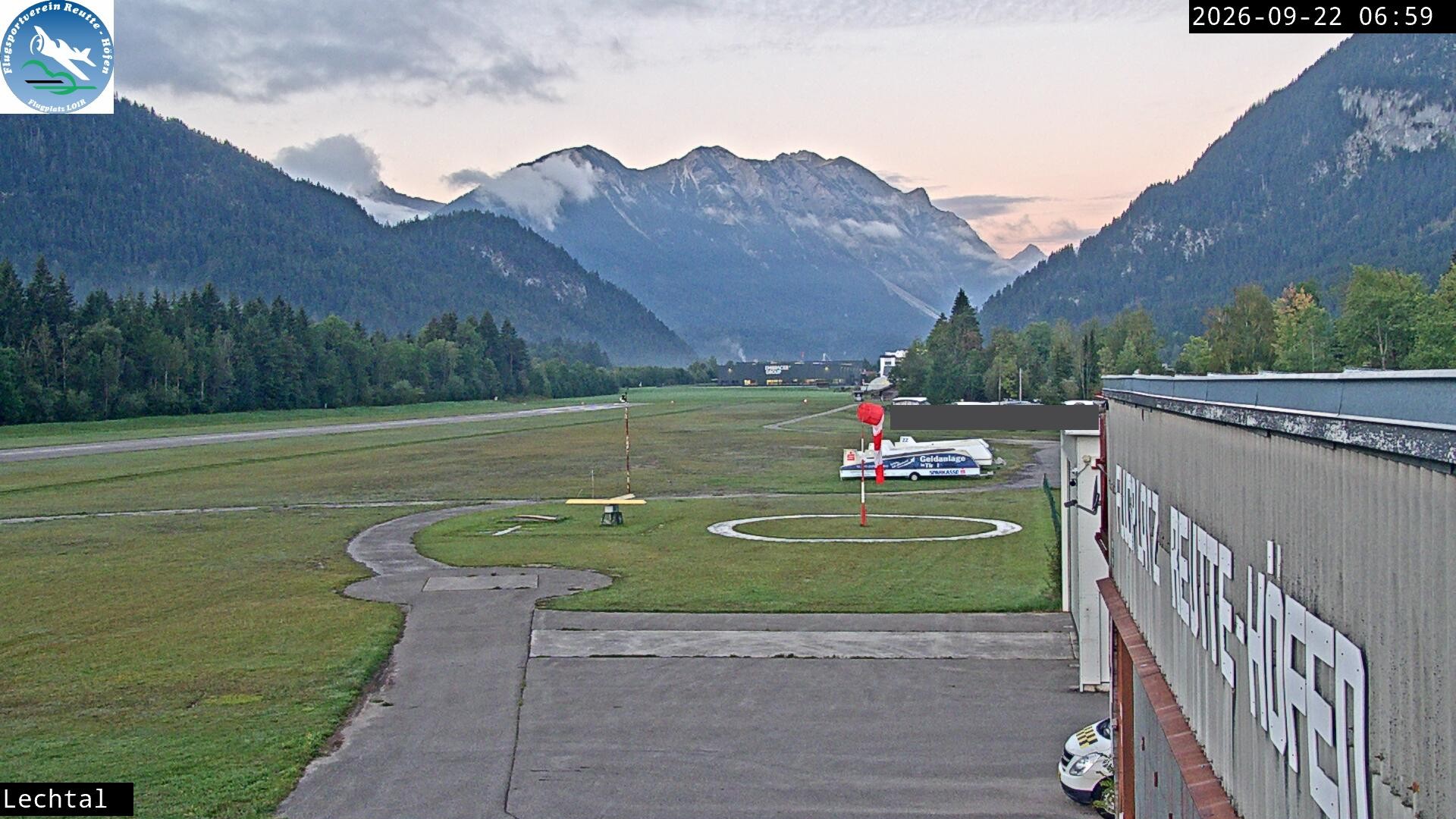 Archiv Foto Webcam Flugplatz Höfen, Tirol