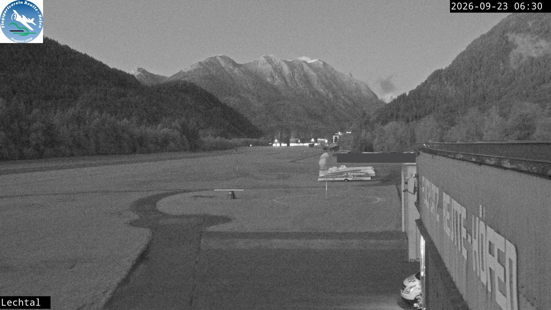 Archiv Foto Webcam Flugplatz Höfen, Tirol