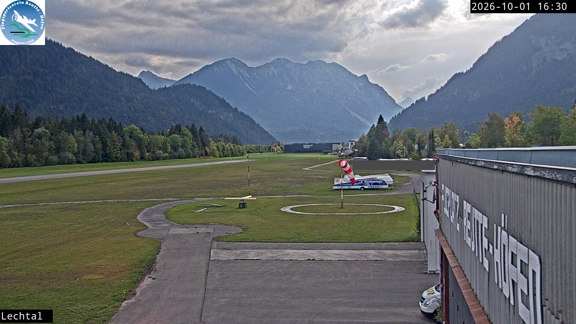 Archived image Webcam Hoefen airport, Tyrol