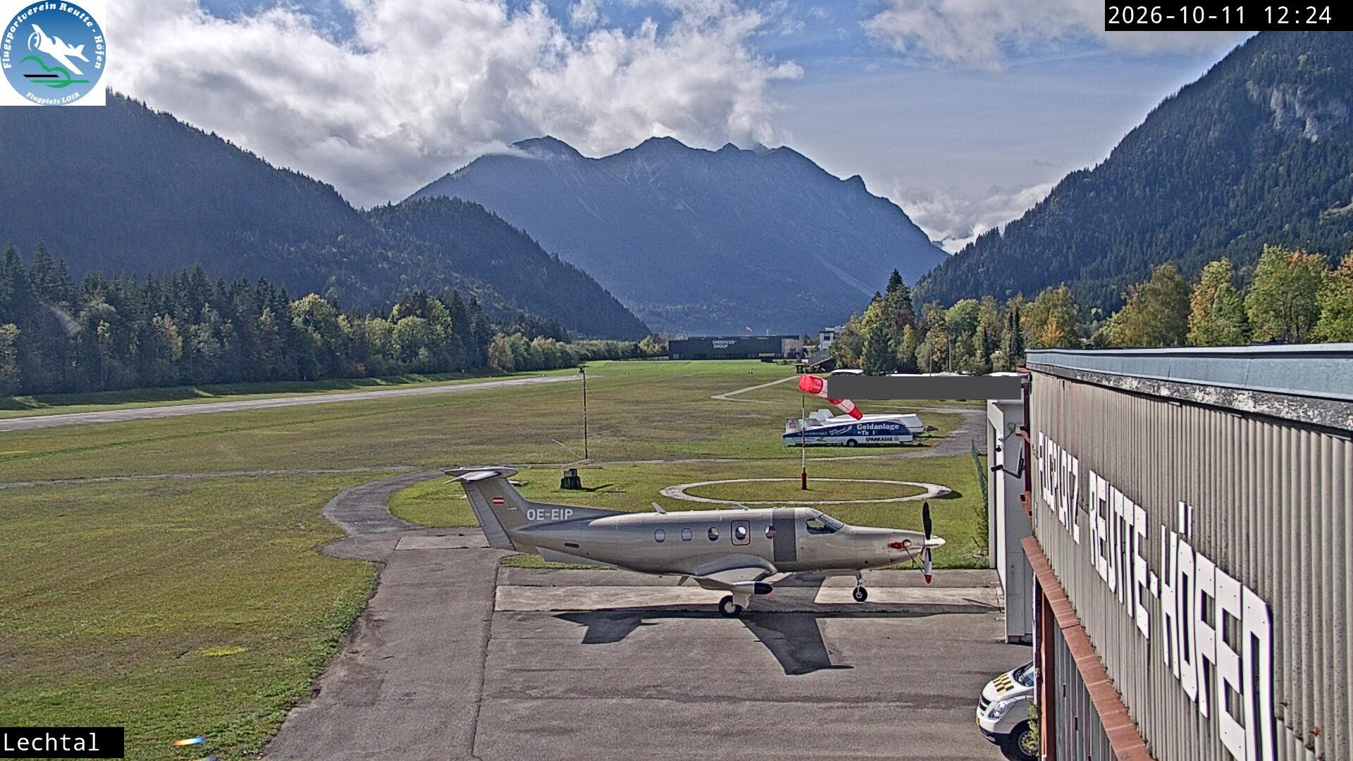 Archived image Webcam Hoefen airport, Tyrol