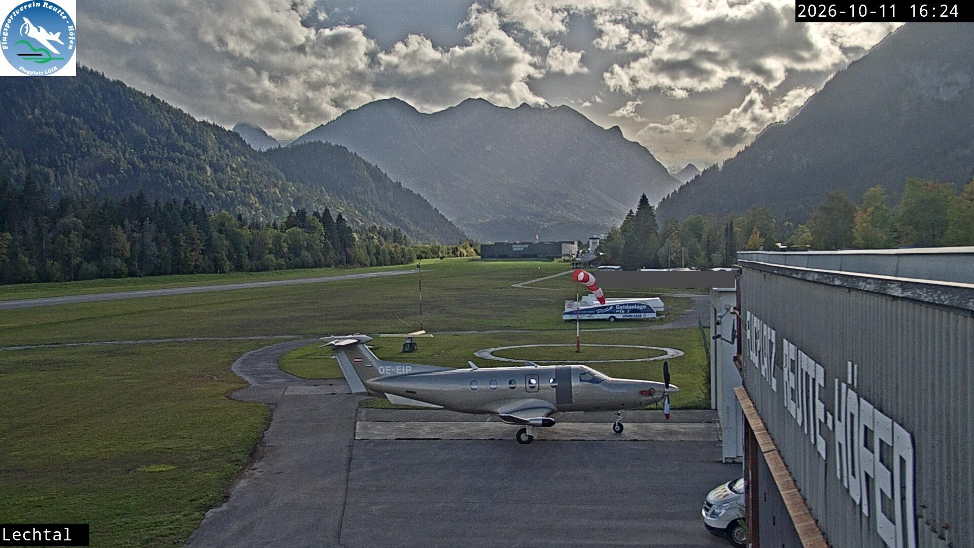 Archived image Webcam Hoefen airport, Tyrol