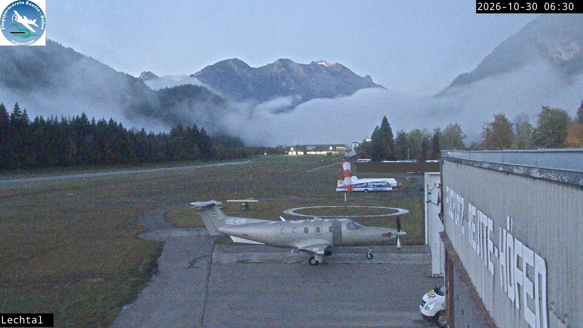 Archived image Webcam Hoefen airport, Tyrol