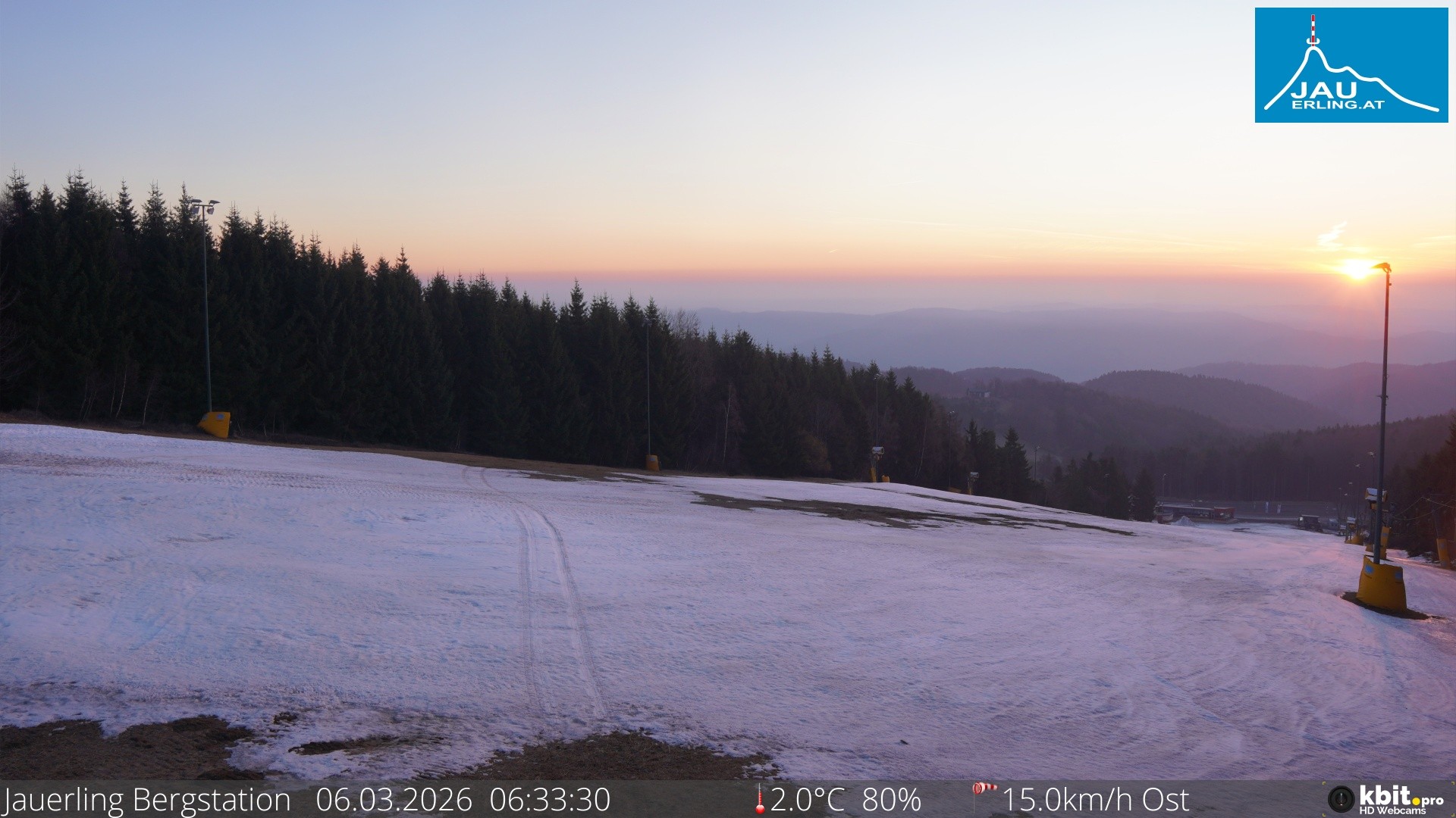 Archived image Webcam Panoramic view - mountain station Jauerling