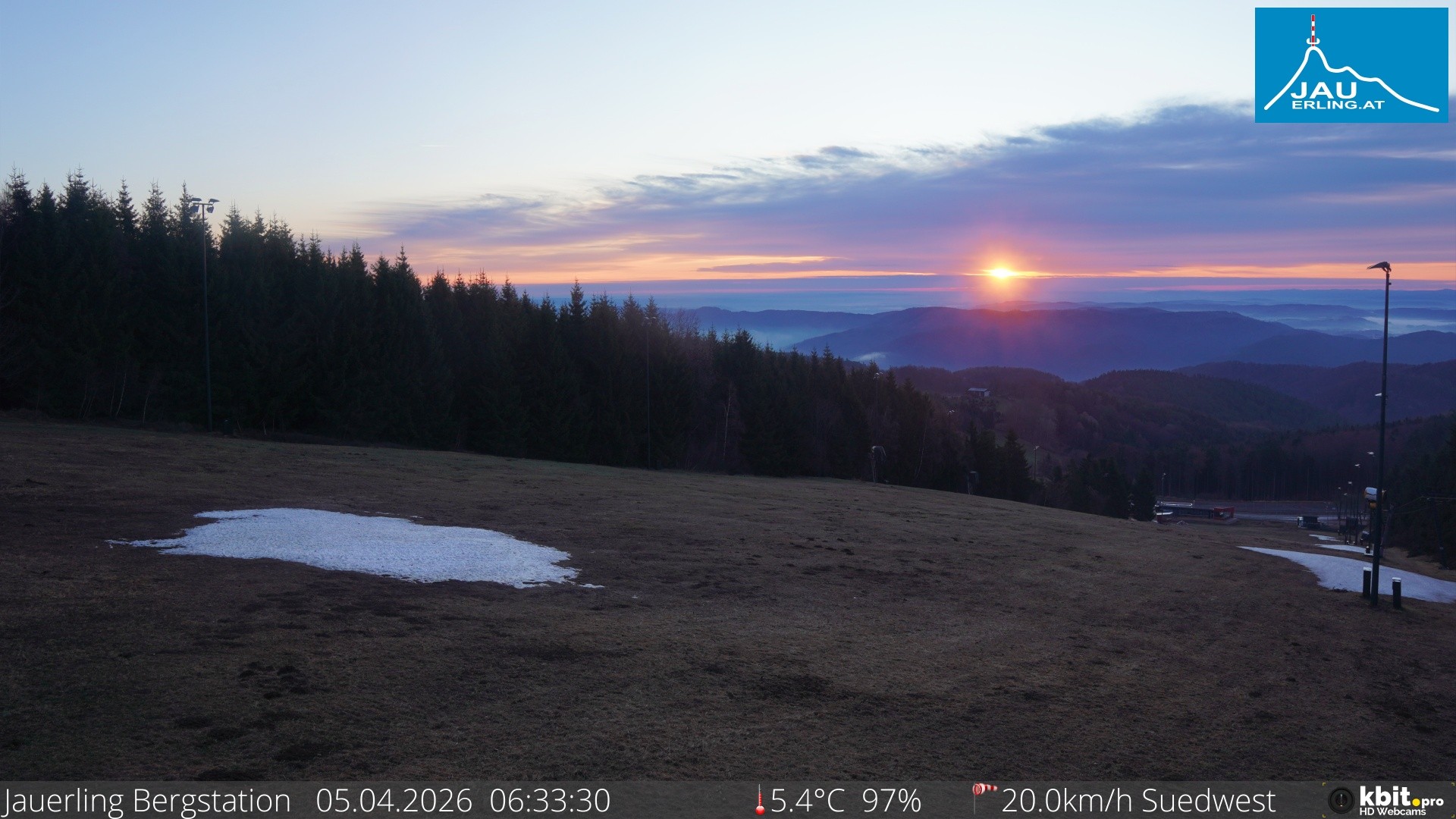 Archived image Webcam Panoramic view - mountain station Jauerling