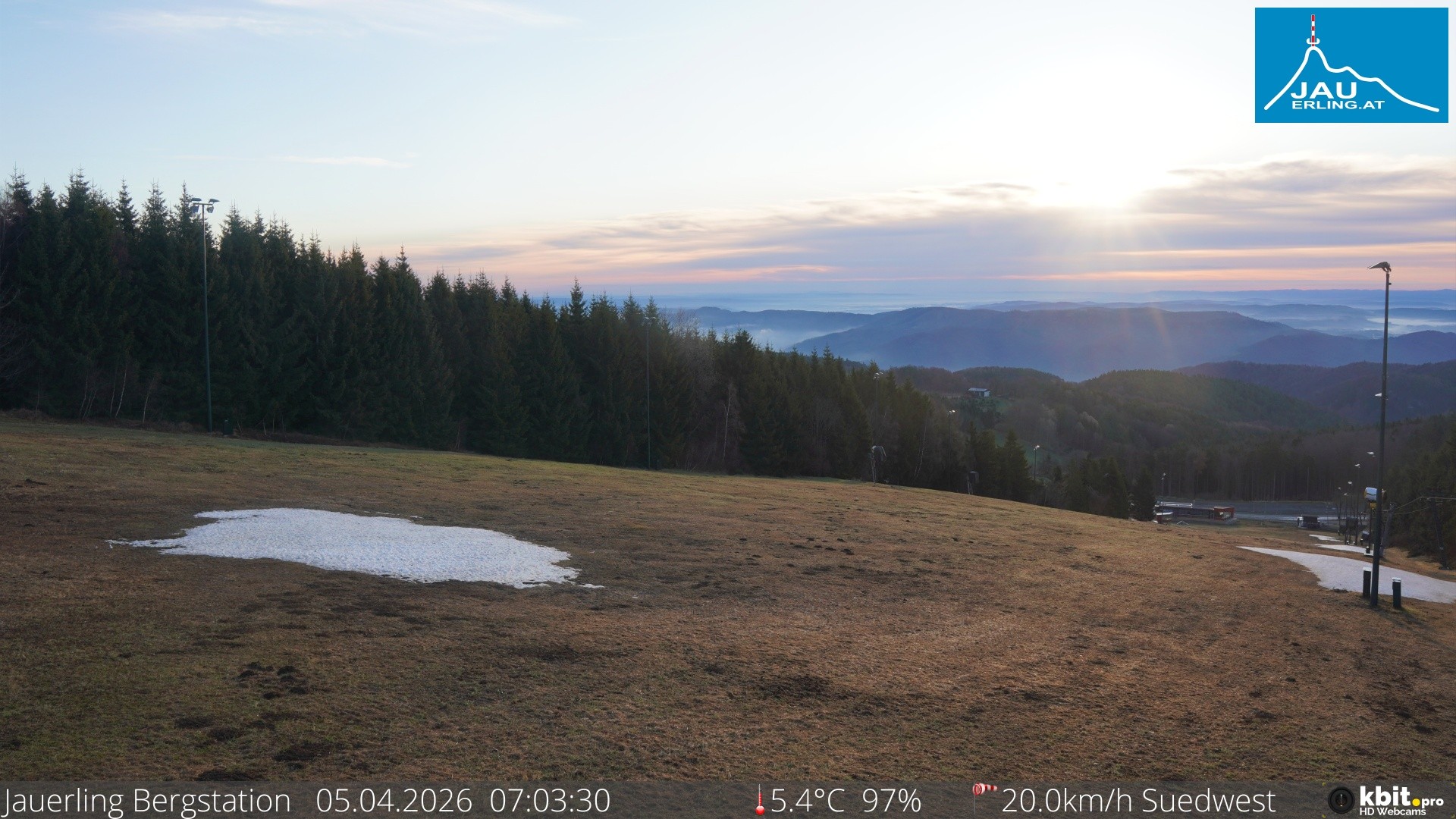 Archived image Webcam Panoramic view - mountain station Jauerling