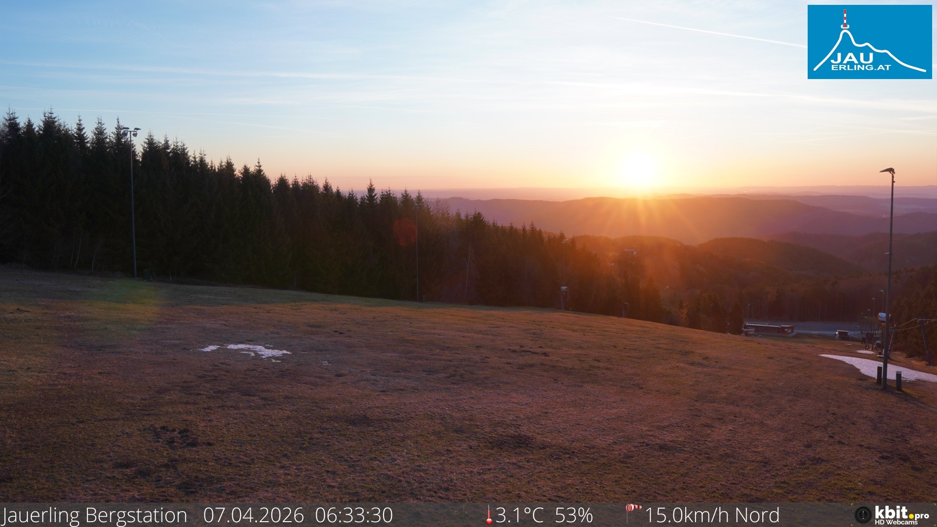 Archived image Webcam Panoramic view - mountain station Jauerling