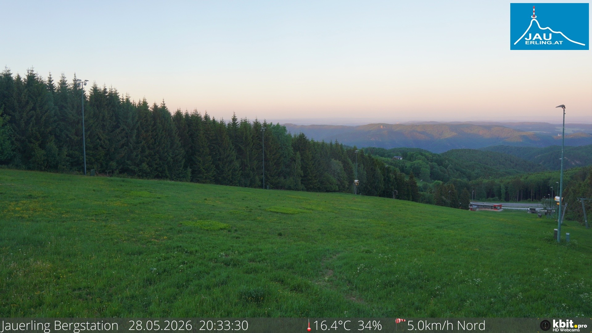 Archived image Webcam Panoramic view - mountain station Jauerling