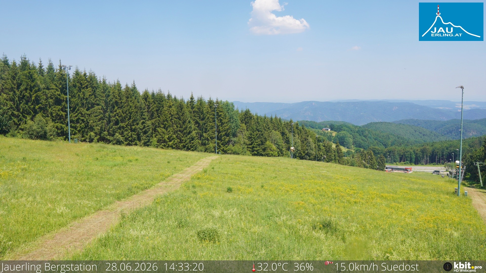 Archived image Webcam Panoramic view - mountain station Jauerling