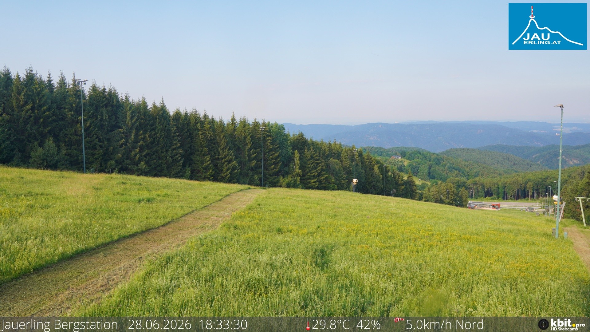 Archived image Webcam Panoramic view - mountain station Jauerling