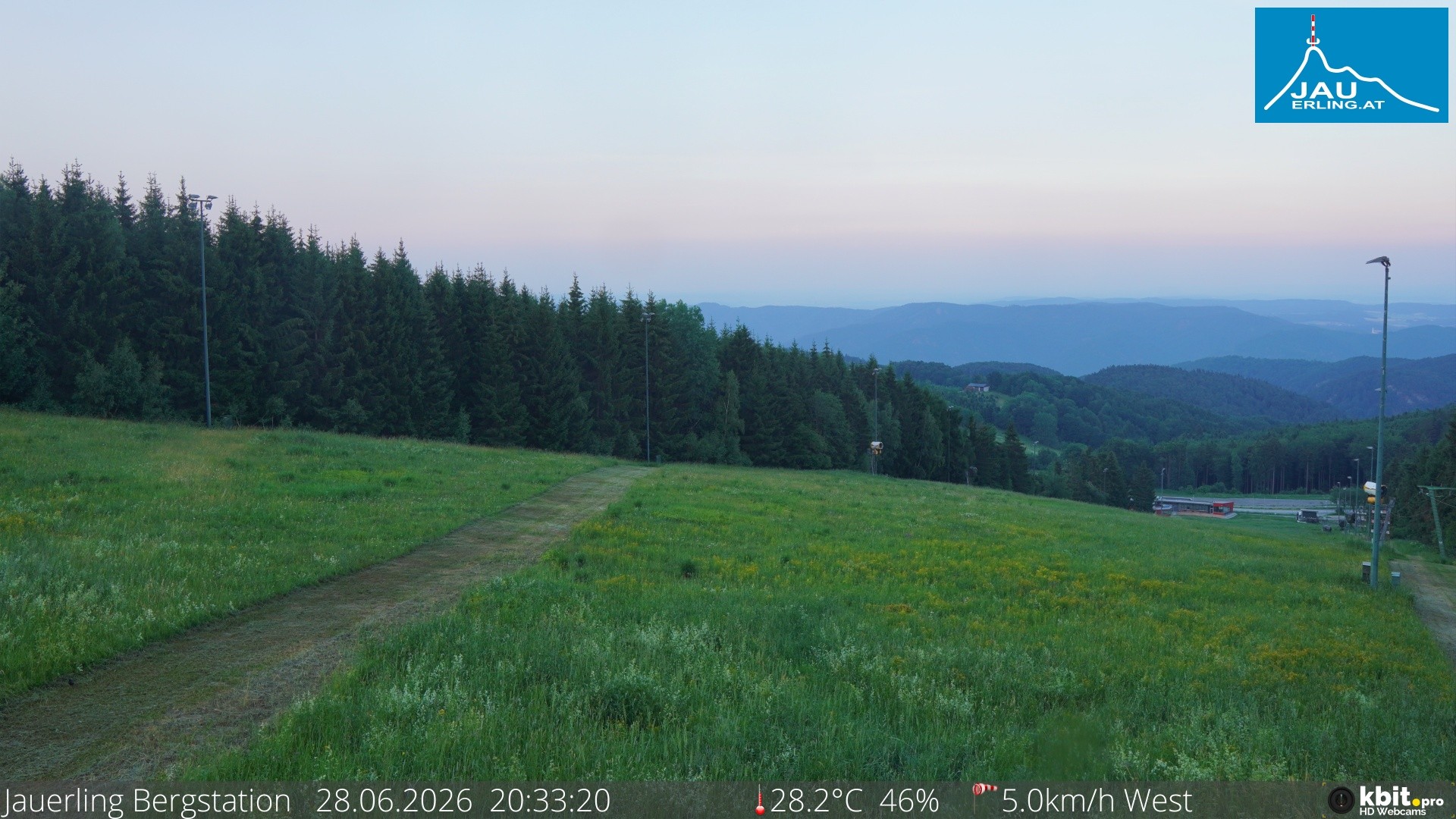 Archived image Webcam Panoramic view - mountain station Jauerling