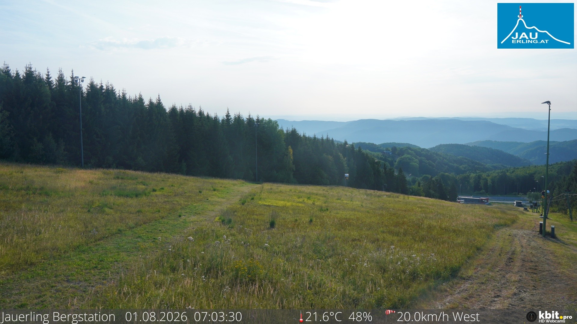 Archived image Webcam Panoramic view - mountain station Jauerling