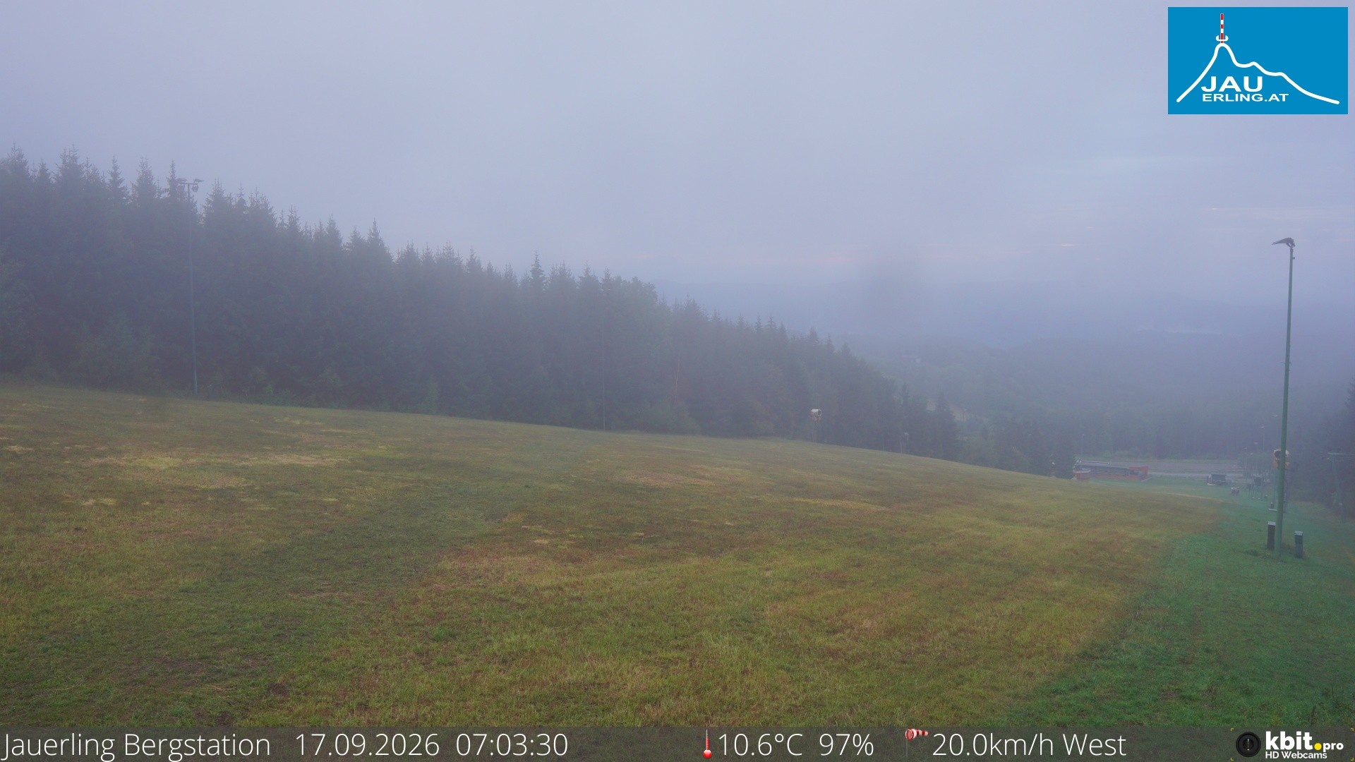 Archived image Webcam Panoramic view - mountain station Jauerling