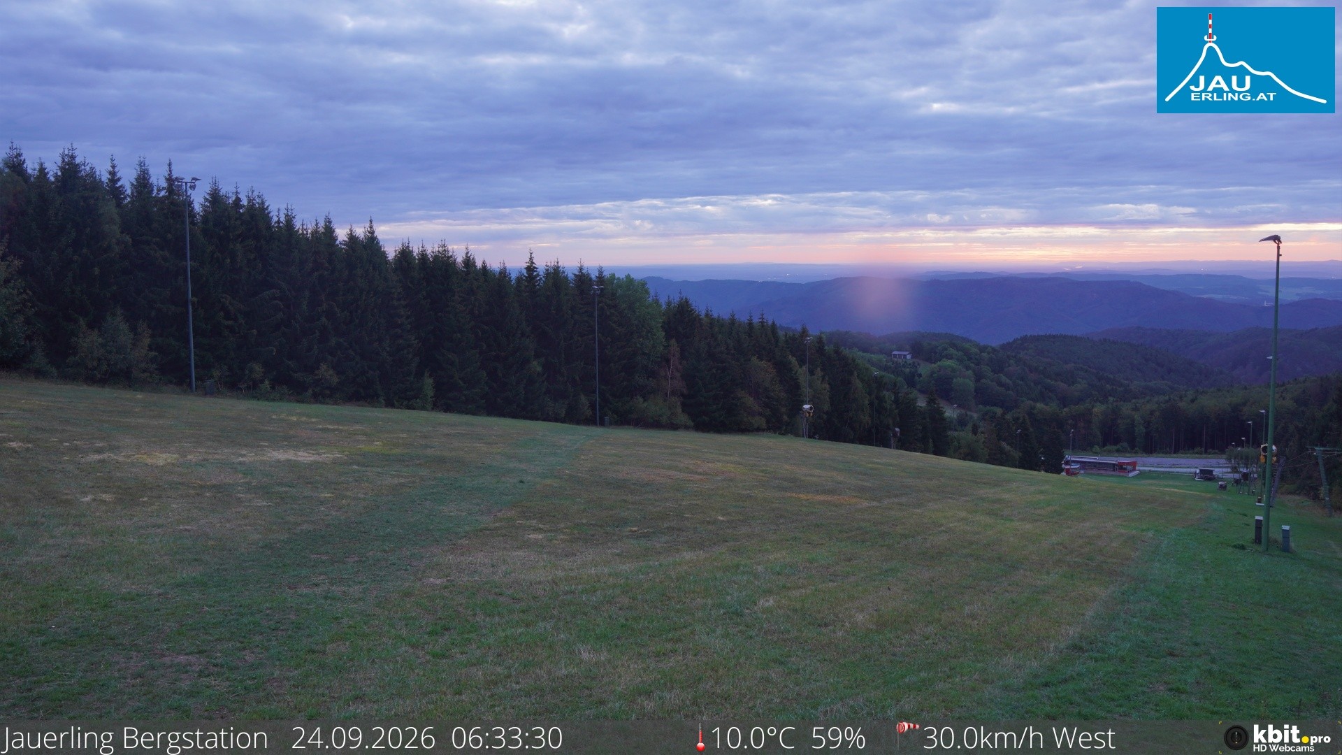 Archived image Webcam Panoramic view - mountain station Jauerling