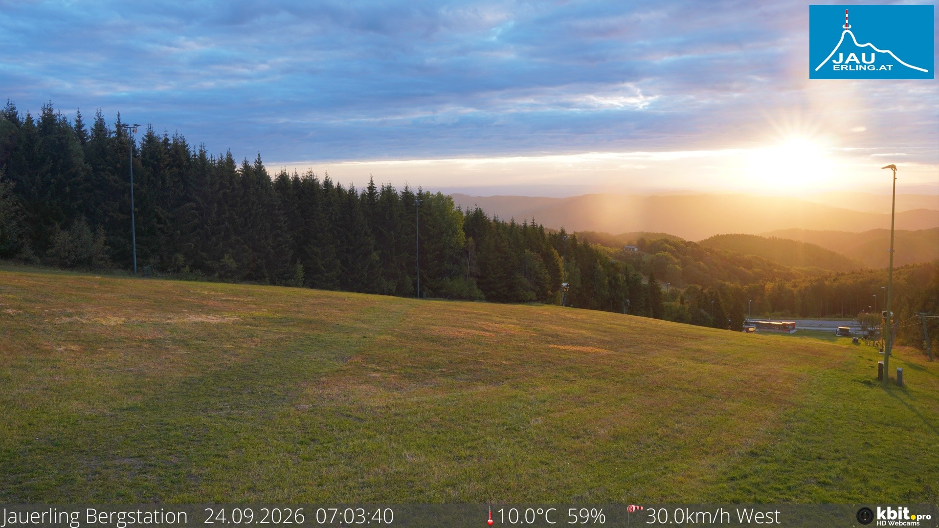 Archived image Webcam Panoramic view - mountain station Jauerling