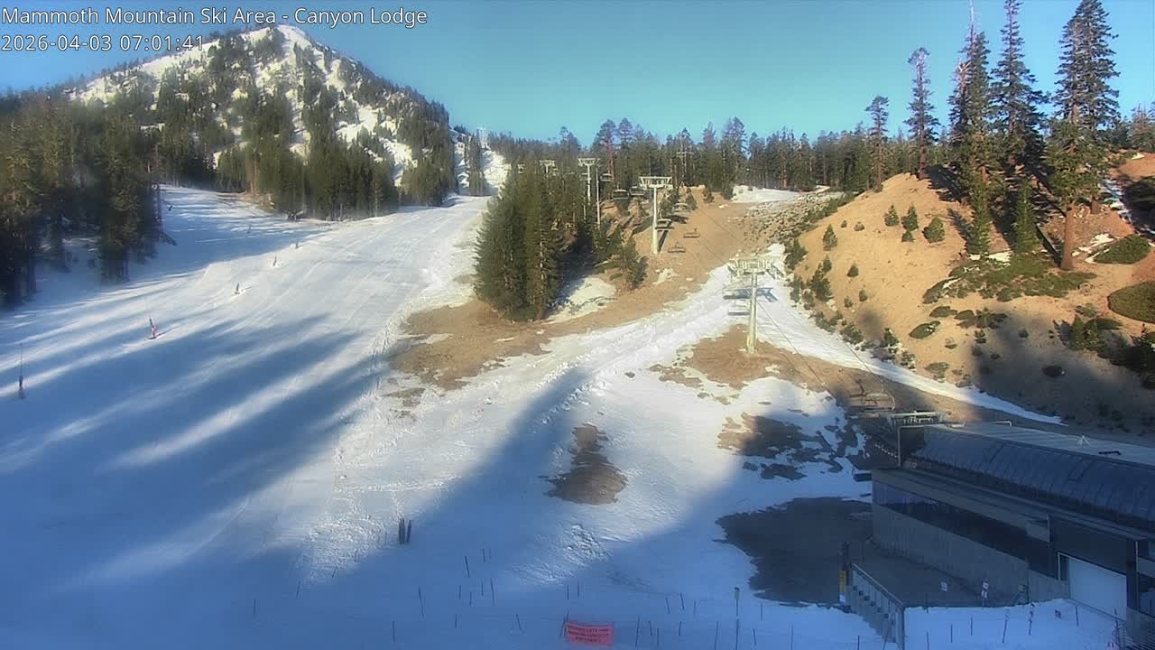 Archived image Webcam Mammoth Mountain: Canyon Lodge