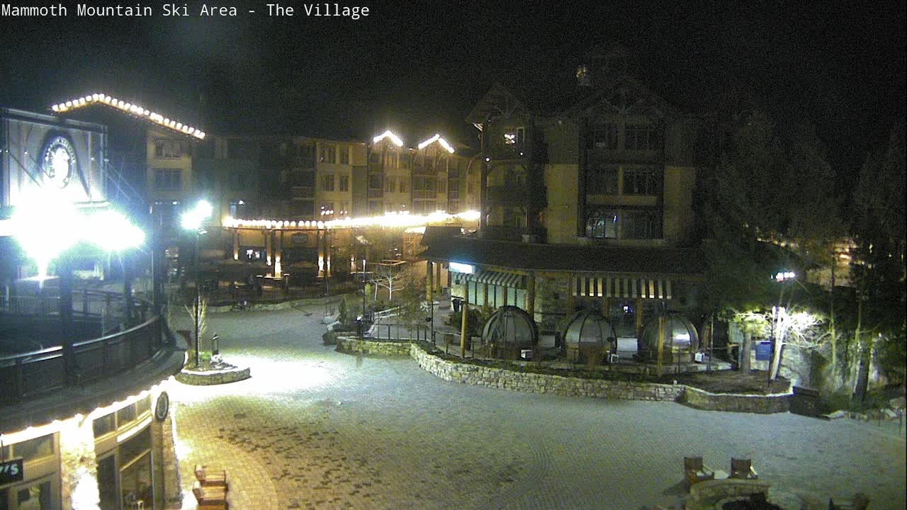 Archived image Webcam Village Plaza / Mammoth Mountain
