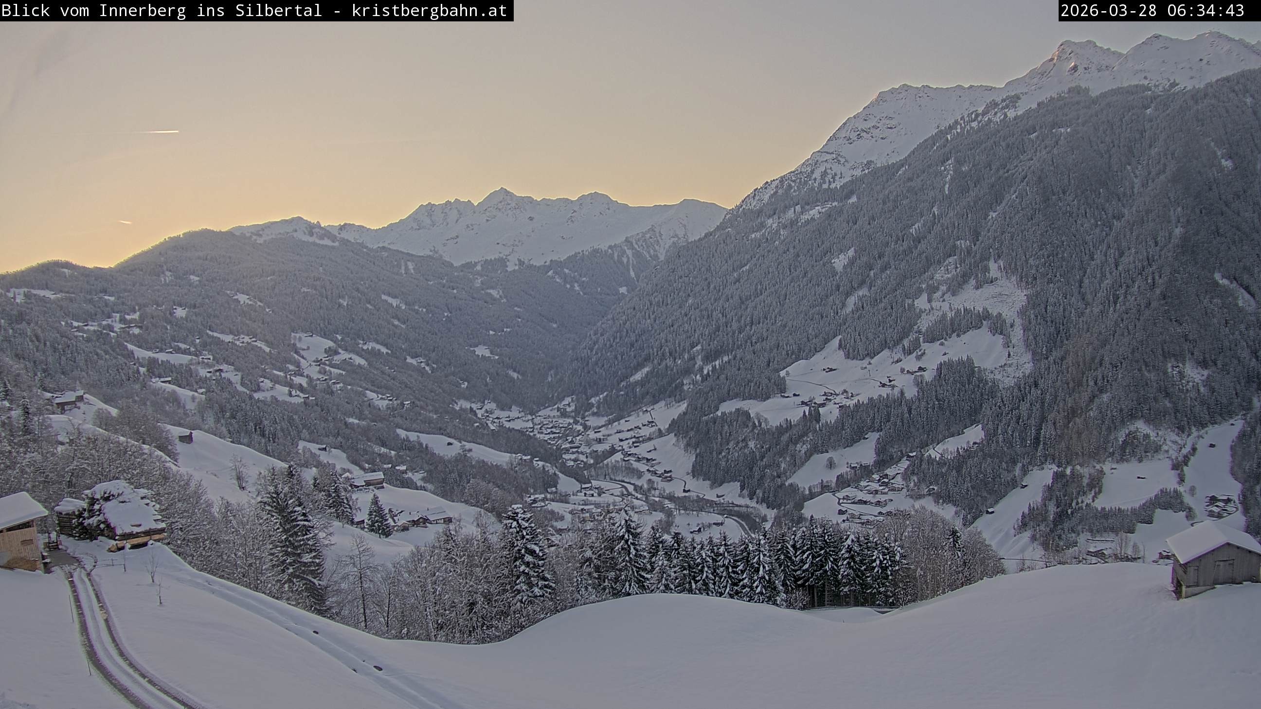 Archived image Webcam Innerberg, "Silbertal" valley