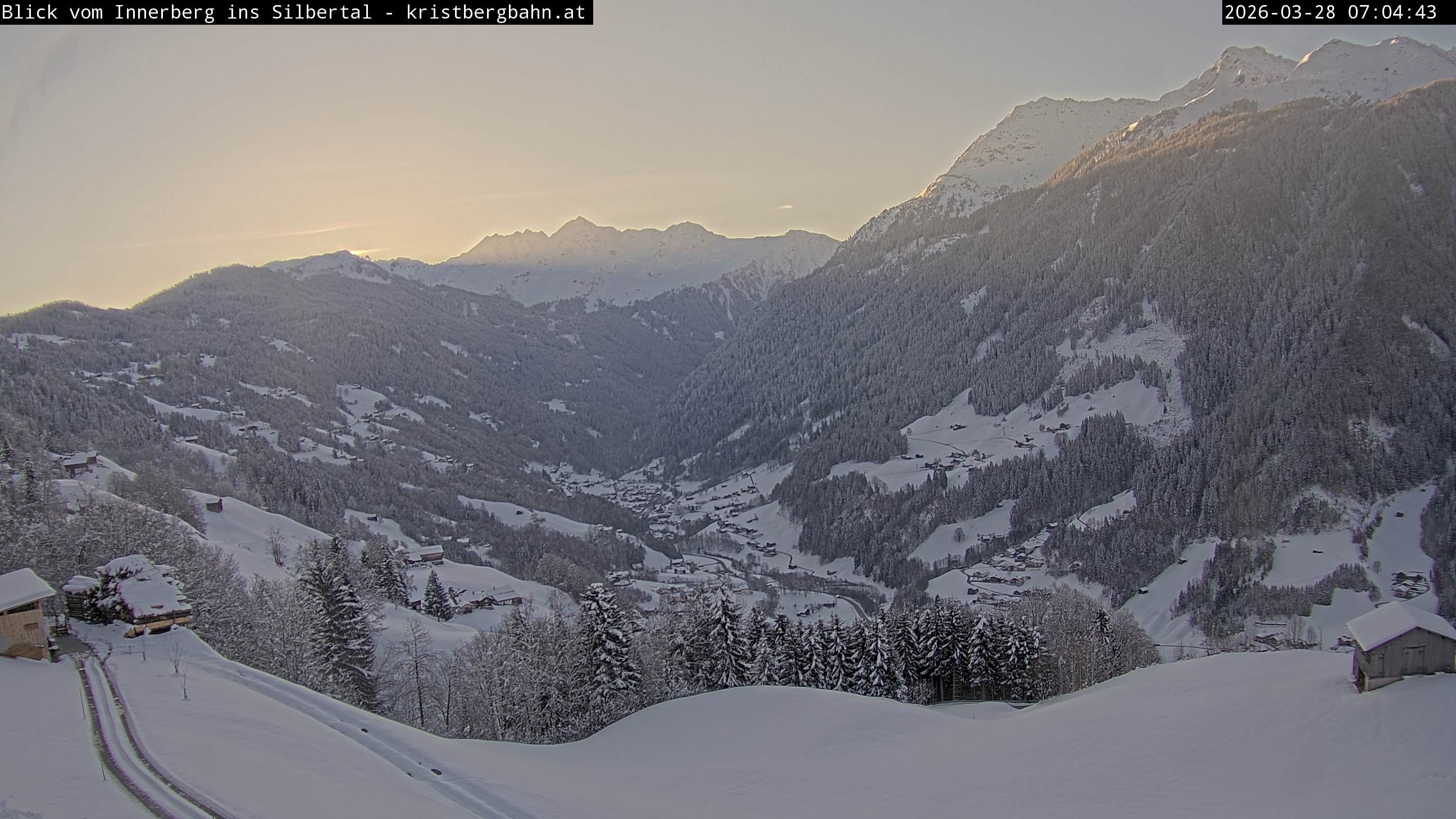 Archived image Webcam Innerberg, "Silbertal" valley