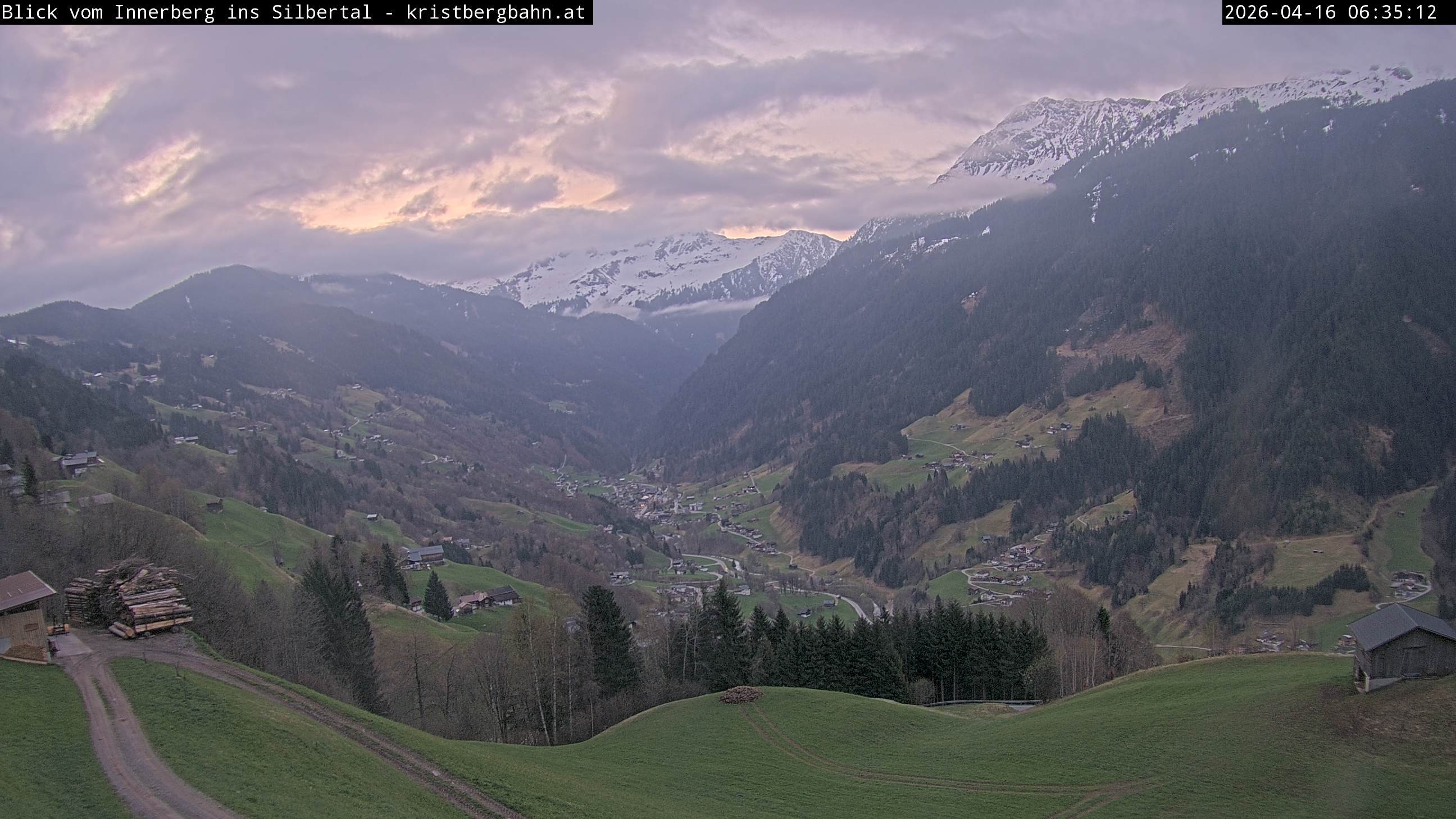 Archived image Webcam Innerberg, "Silbertal" valley
