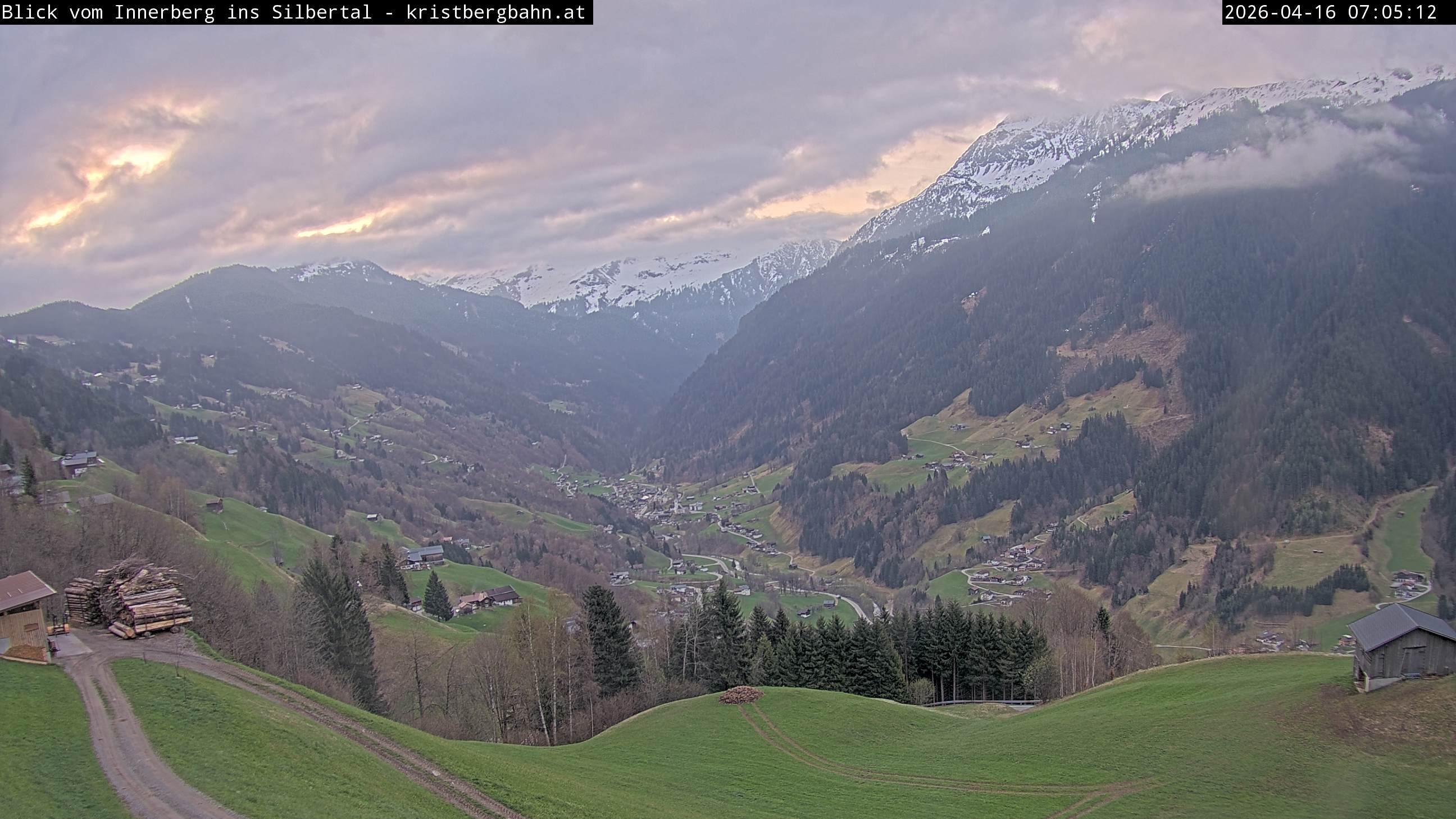 Archived image Webcam Innerberg, "Silbertal" valley