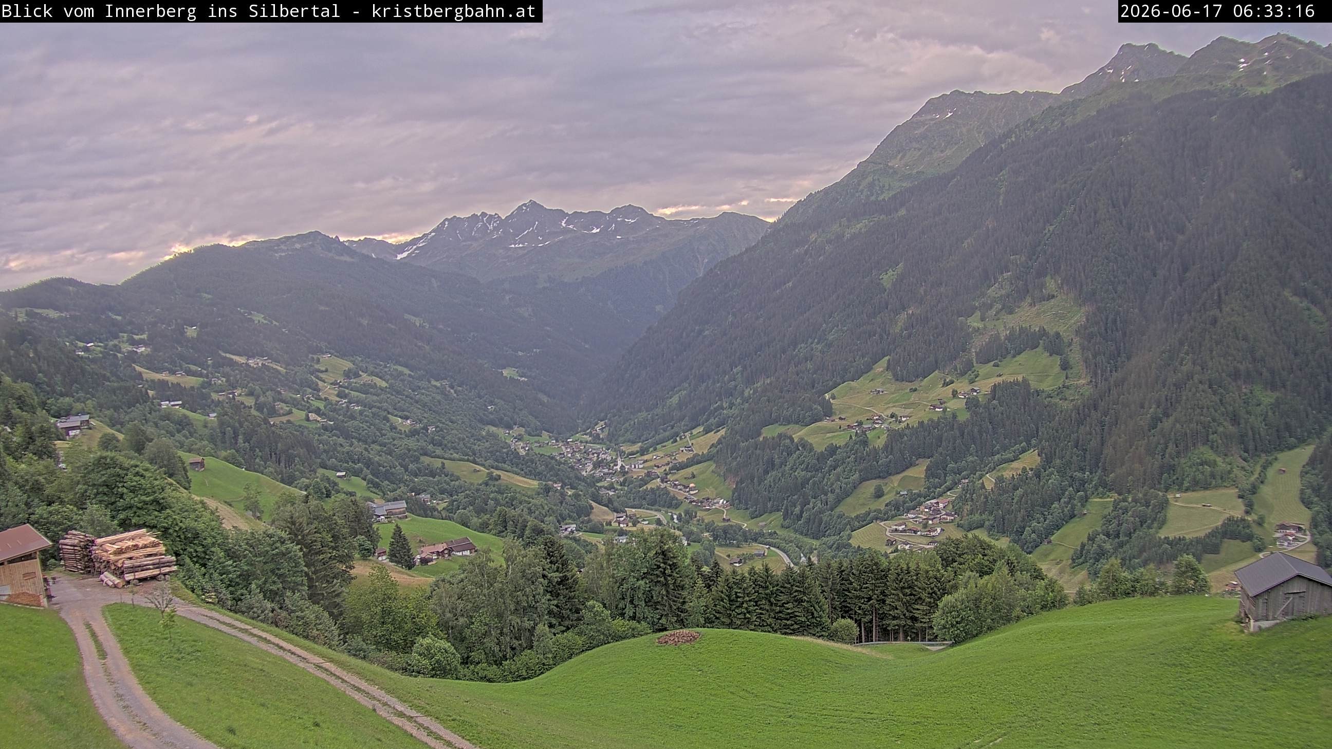 Archived image Webcam Innerberg, "Silbertal" valley