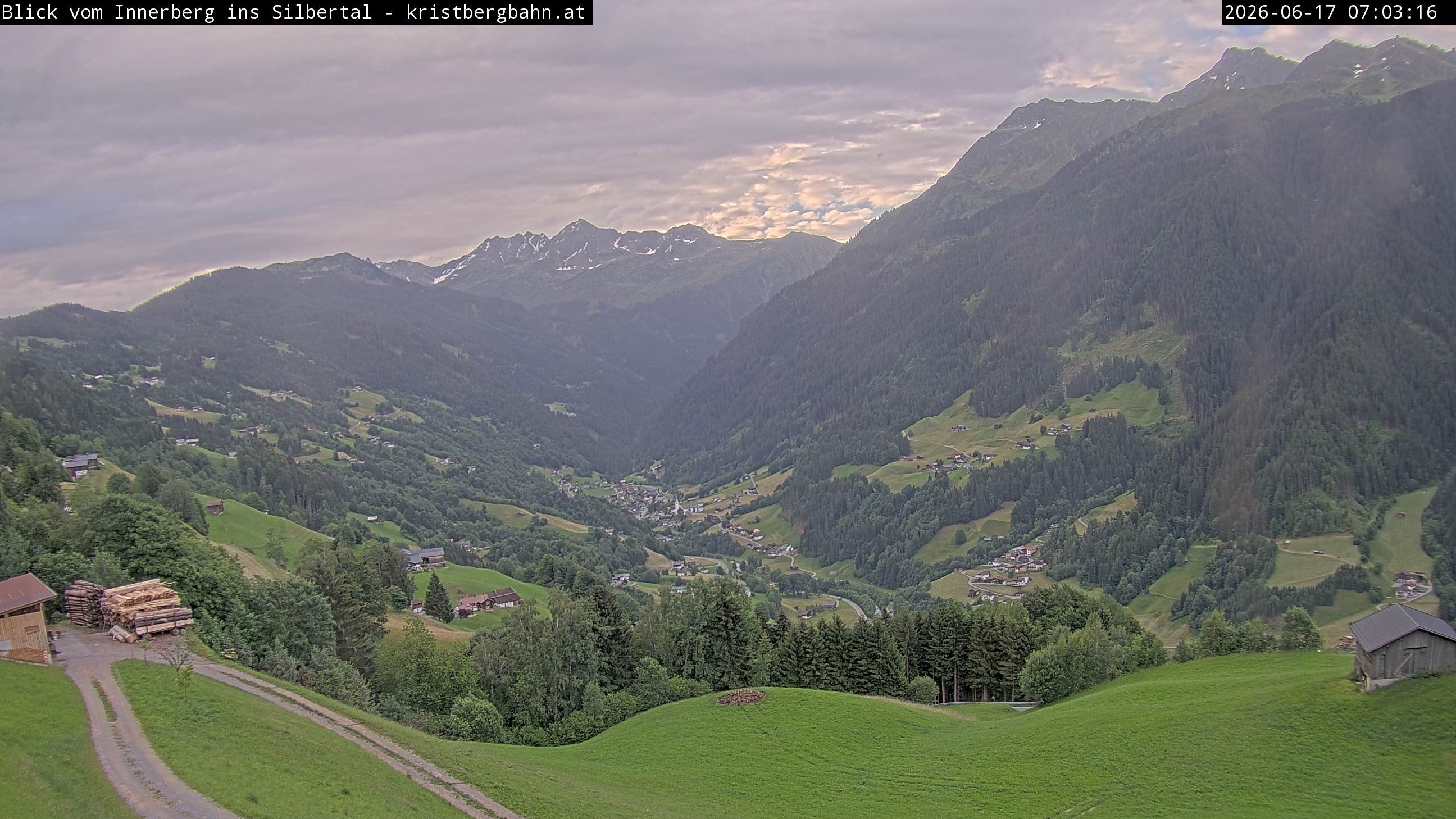 Archived image Webcam Innerberg, "Silbertal" valley