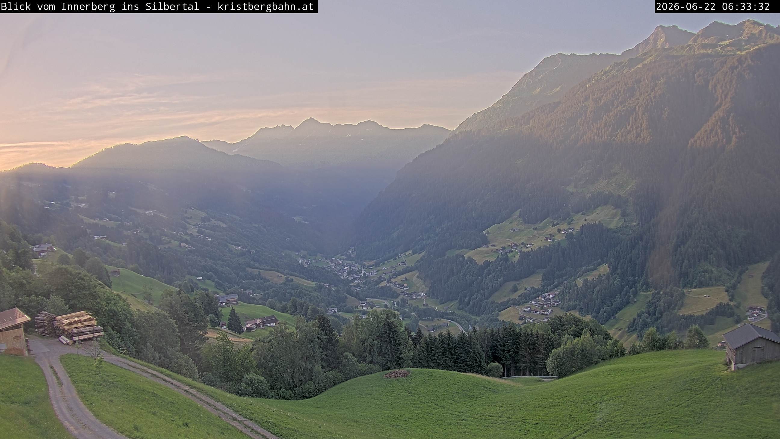 Archived image Webcam Innerberg, "Silbertal" valley