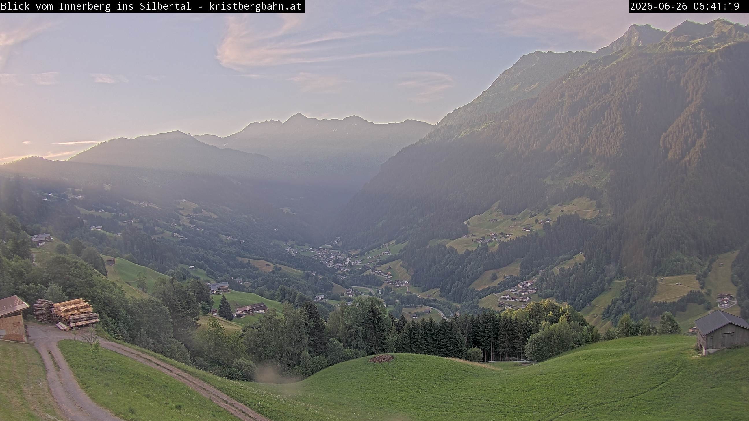Archived image Webcam Innerberg, "Silbertal" valley