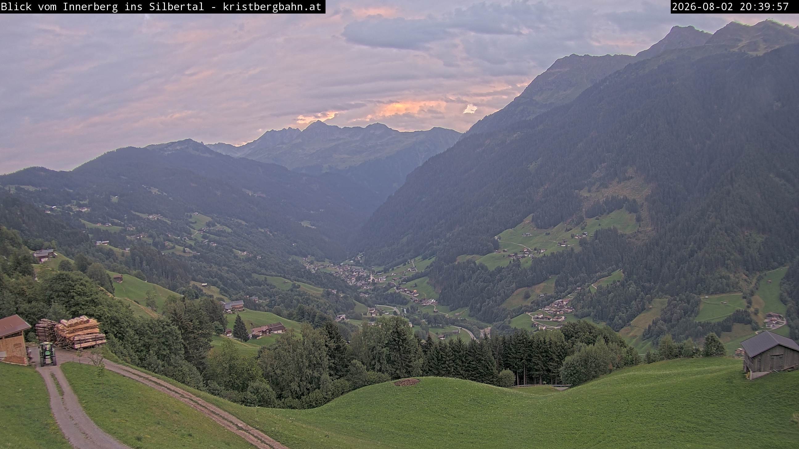 Archived image Webcam Innerberg, "Silbertal" valley