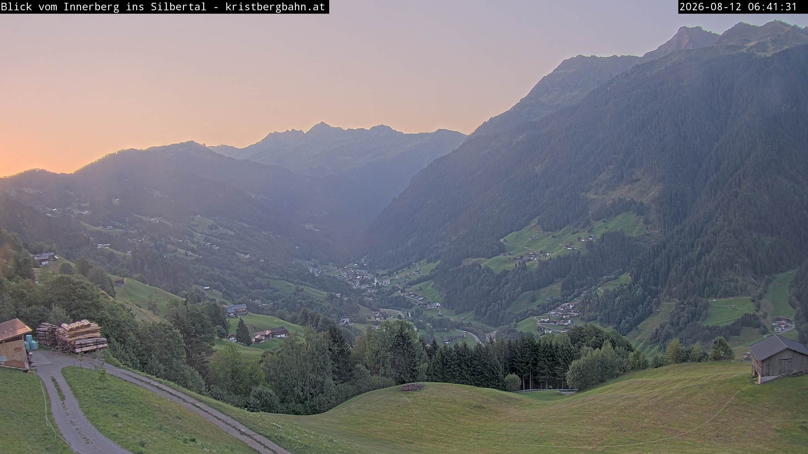 Archived image Webcam Innerberg, "Silbertal" valley