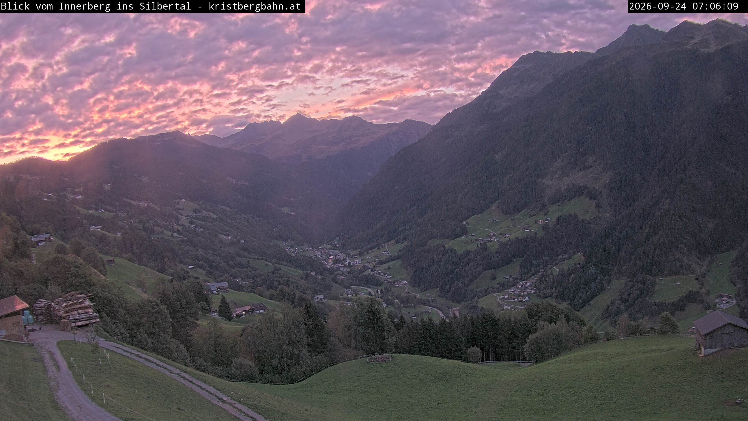 Archived image Webcam Innerberg, "Silbertal" valley