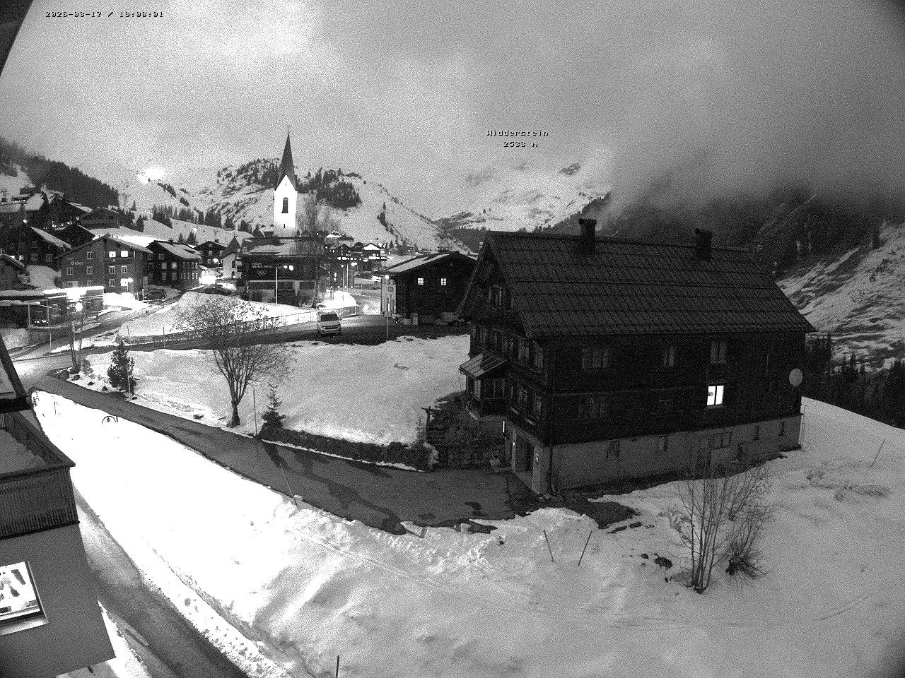 Archiv Foto Webcam Dorfzentrum von Warth